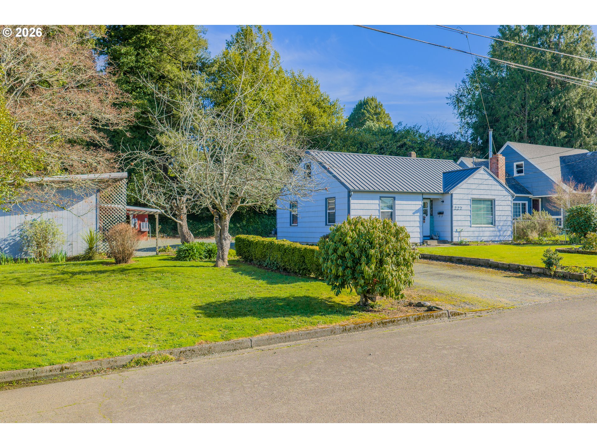 227 BORDER ST Property Photo 1