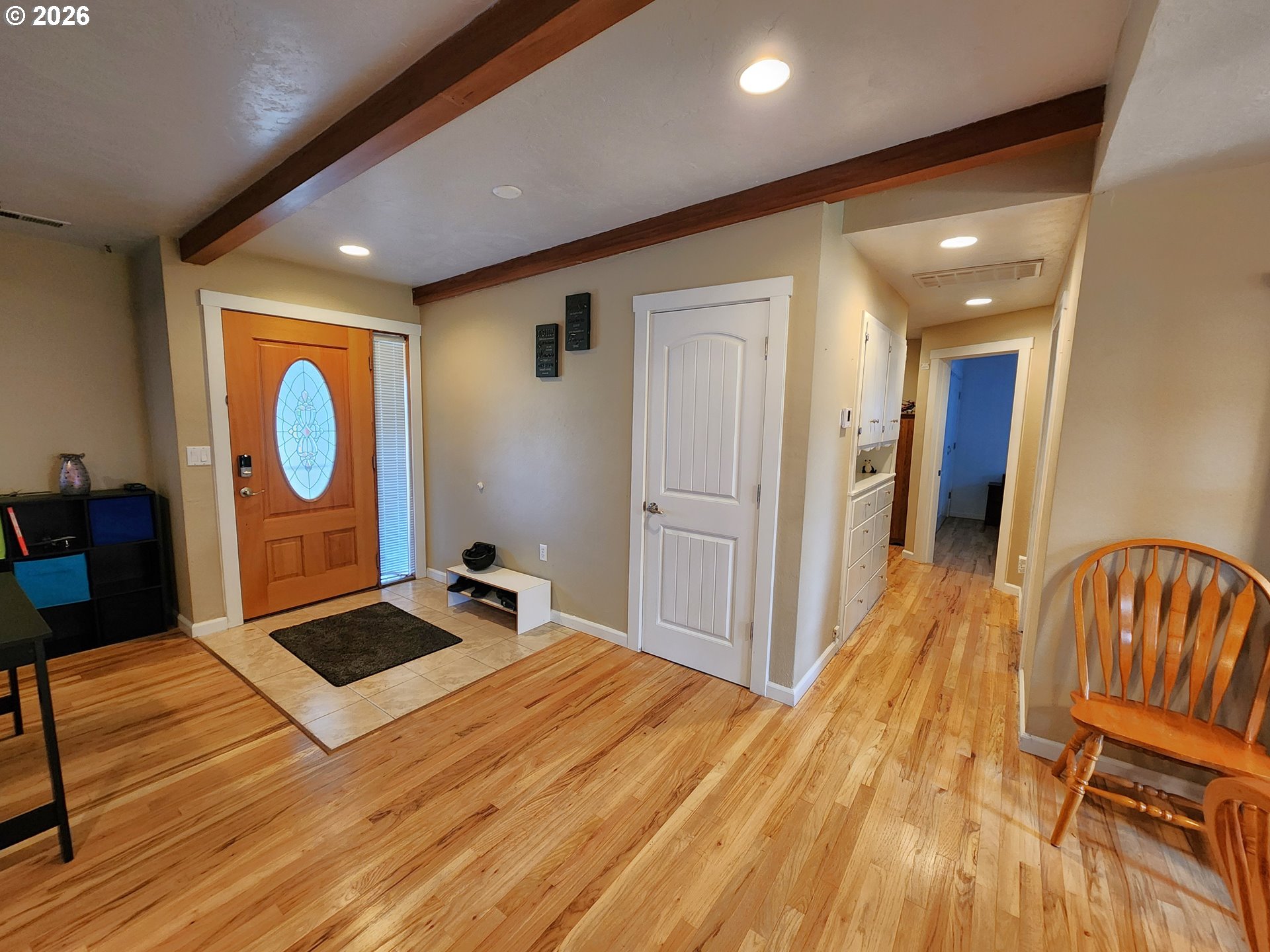 810 Ivy Way Ne Property Photo 3