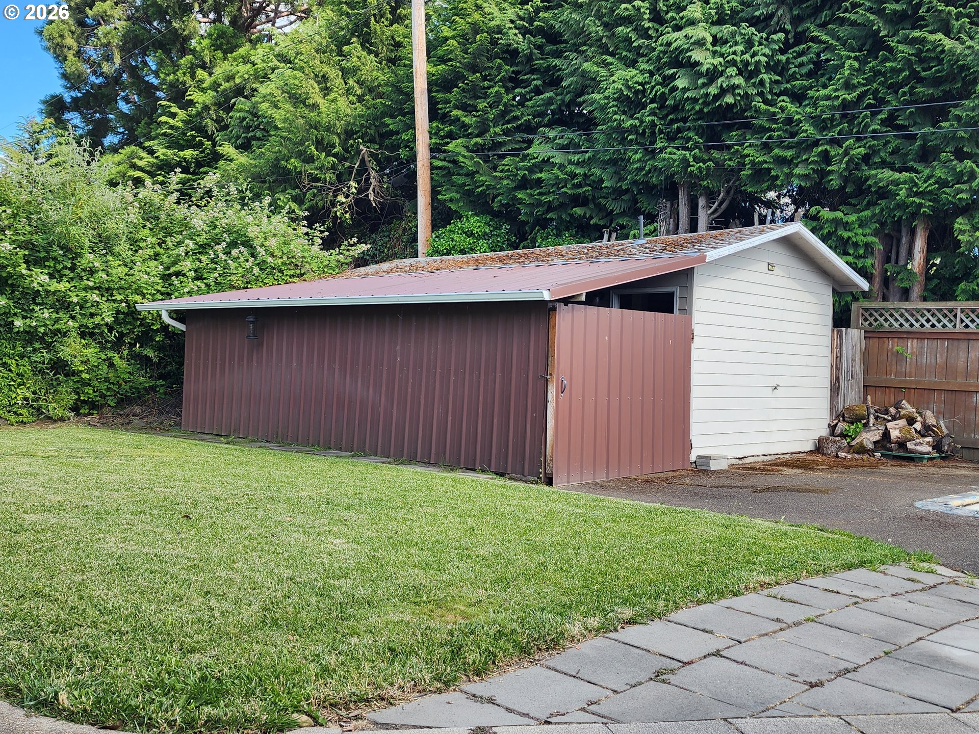 810 Ivy Way Ne Property Photo 9