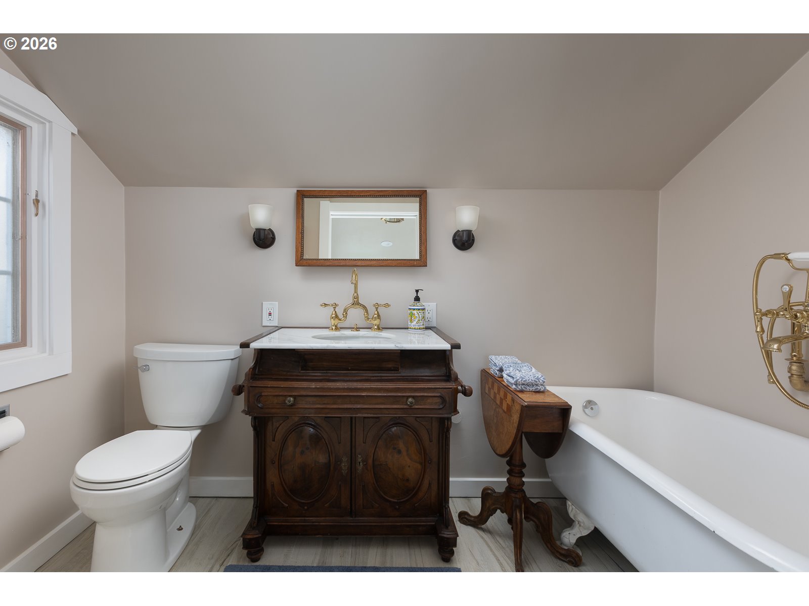 4230 Independence Ave Property Photo 21