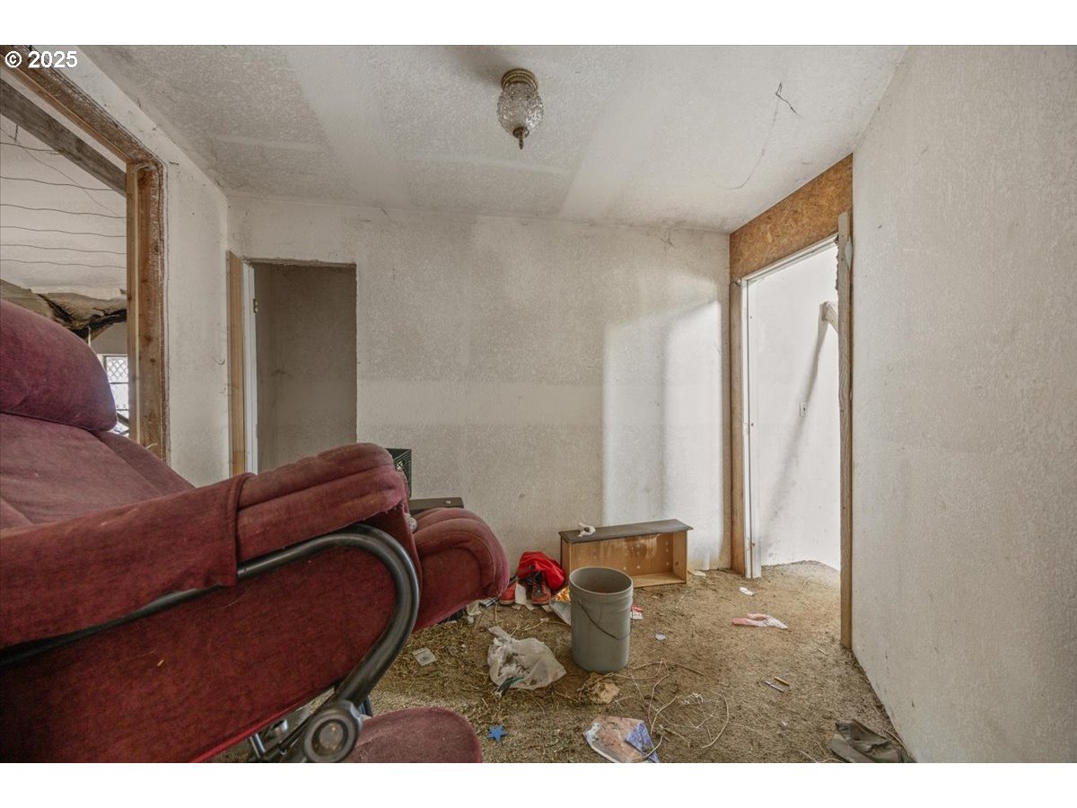 571 Briar Ln Property Photo 5