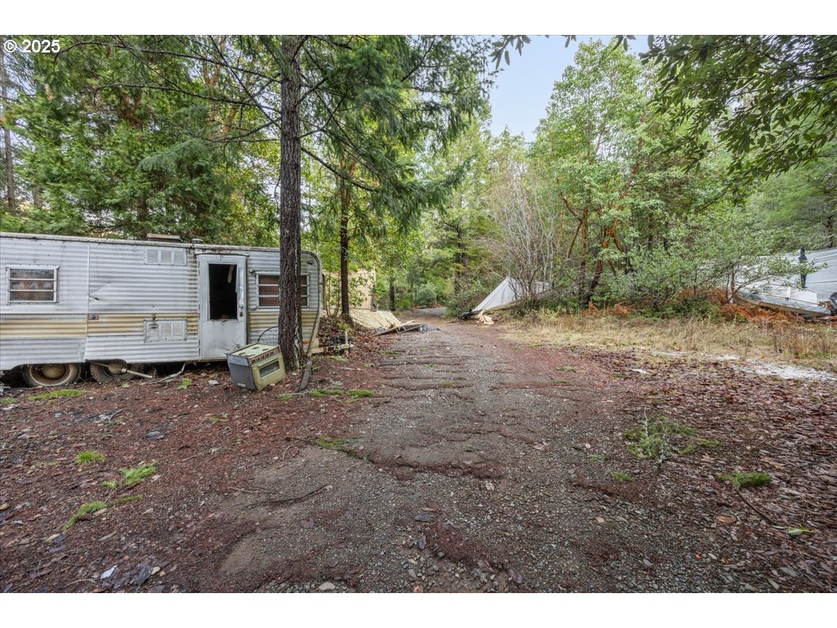 571 Briar Ln Property Photo 9