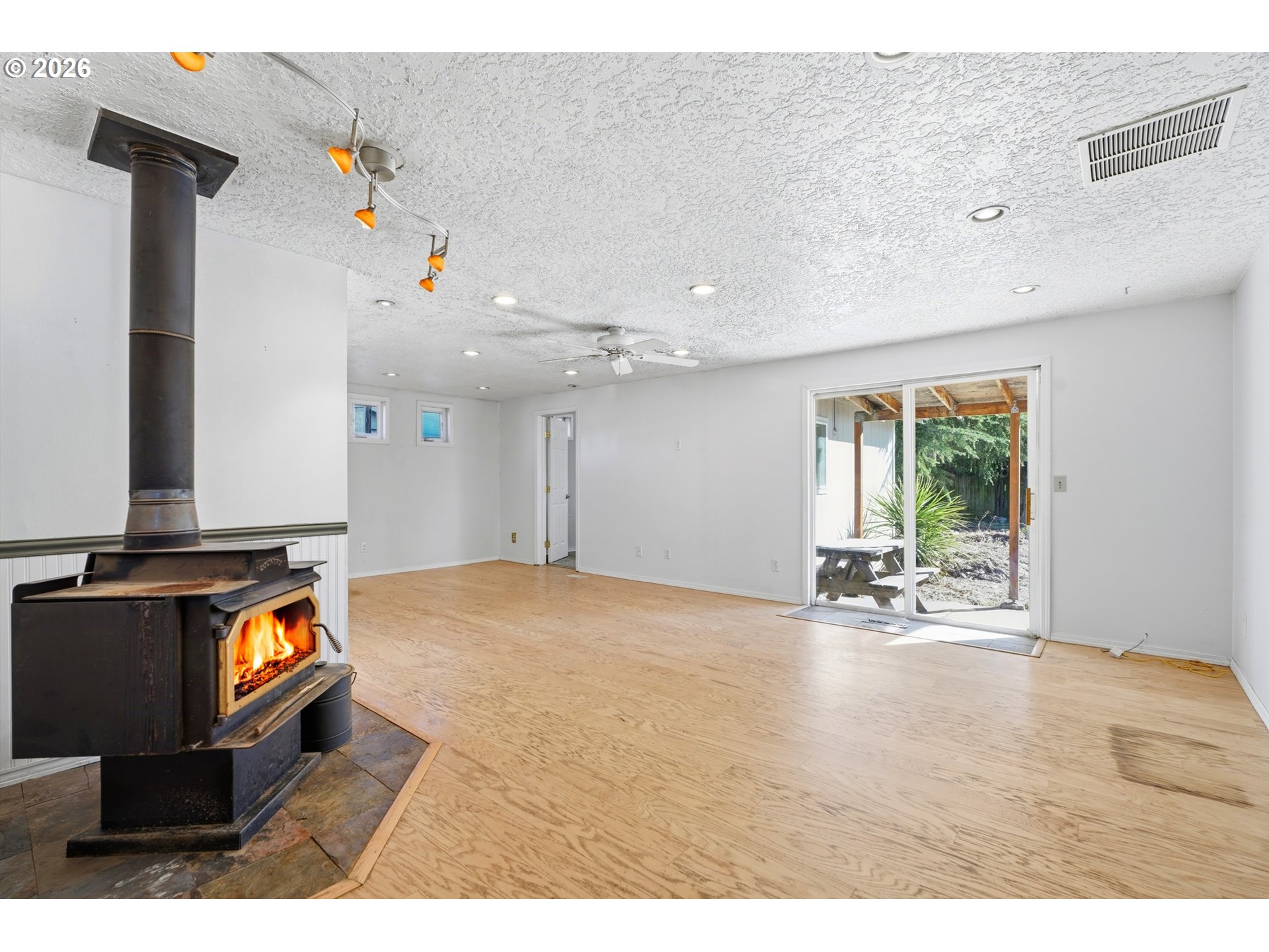 1764 Sw Almond Ct Property Photo 3
