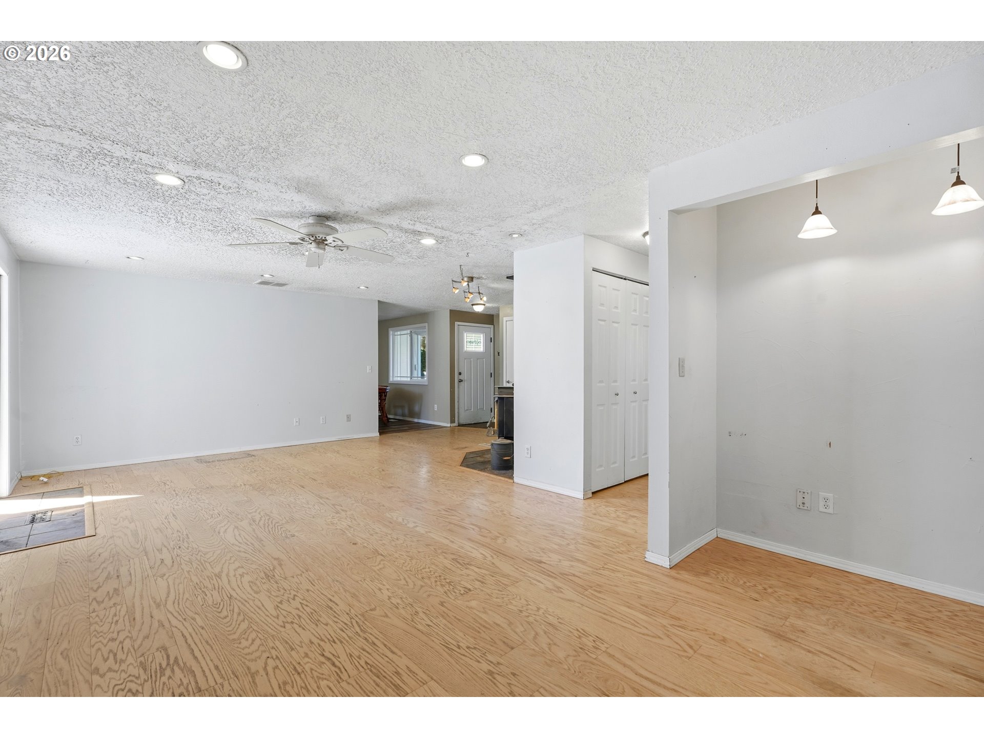 1764 Sw Almond Ct Property Photo 6
