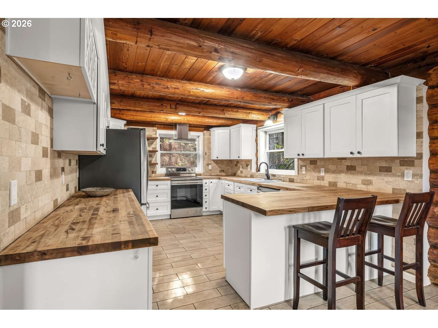 17285 Rustic Ln Property Photo 4