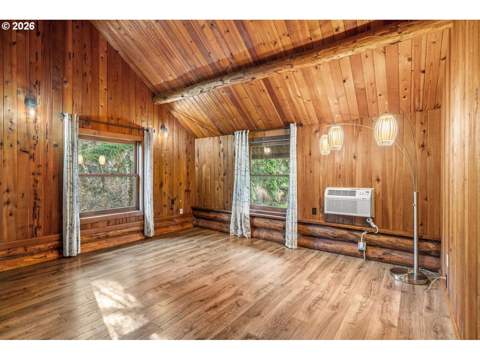 17285 Rustic Ln Property Photo 8