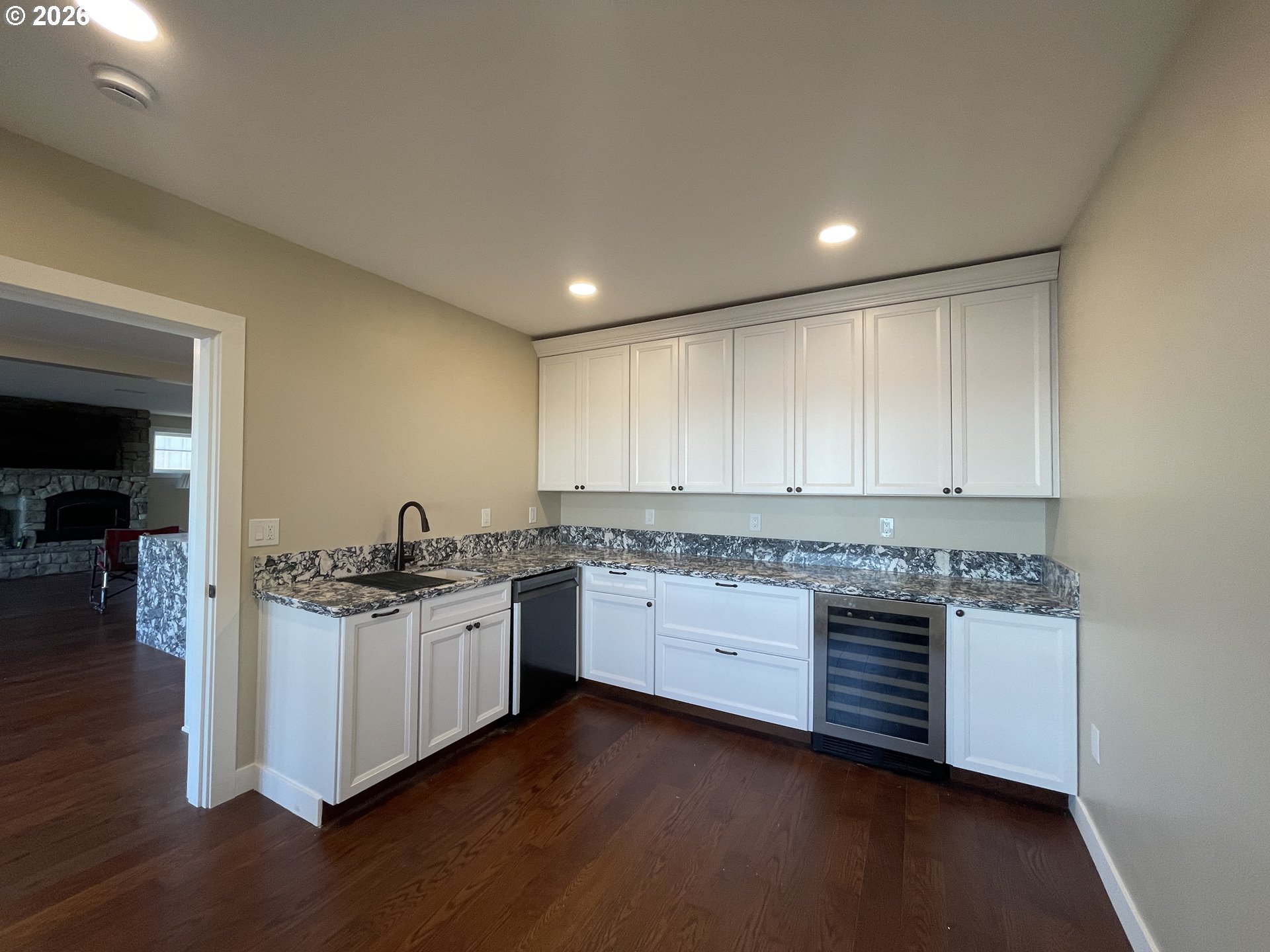 360 2nd St Property Photo 14
