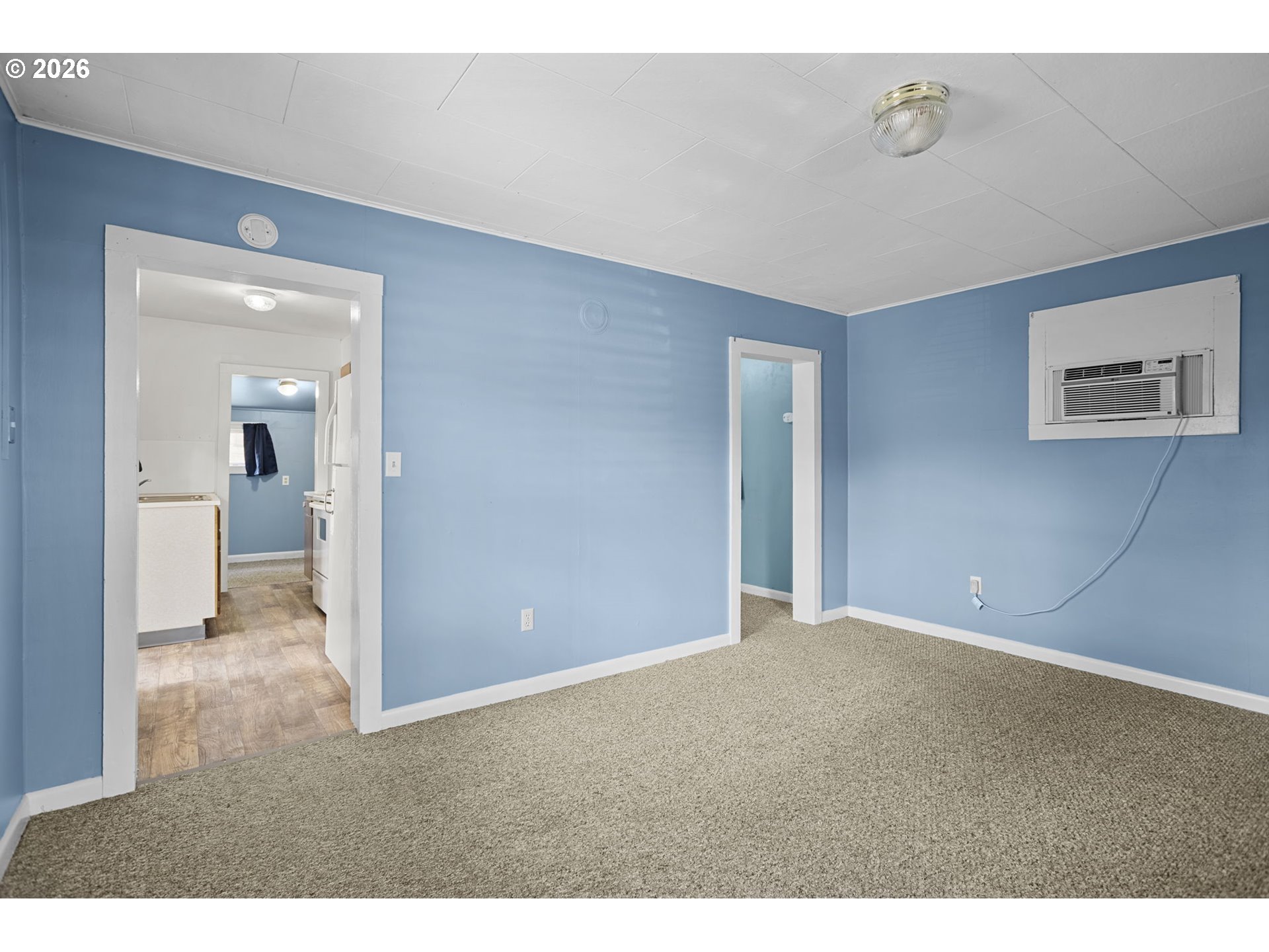 307 N Ash St Property Photo 3