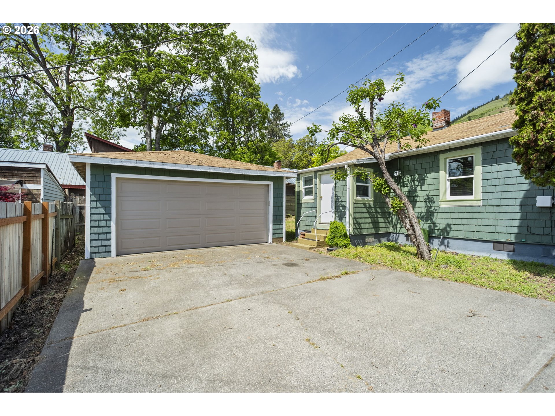 307 N Ash St Property Photo 6