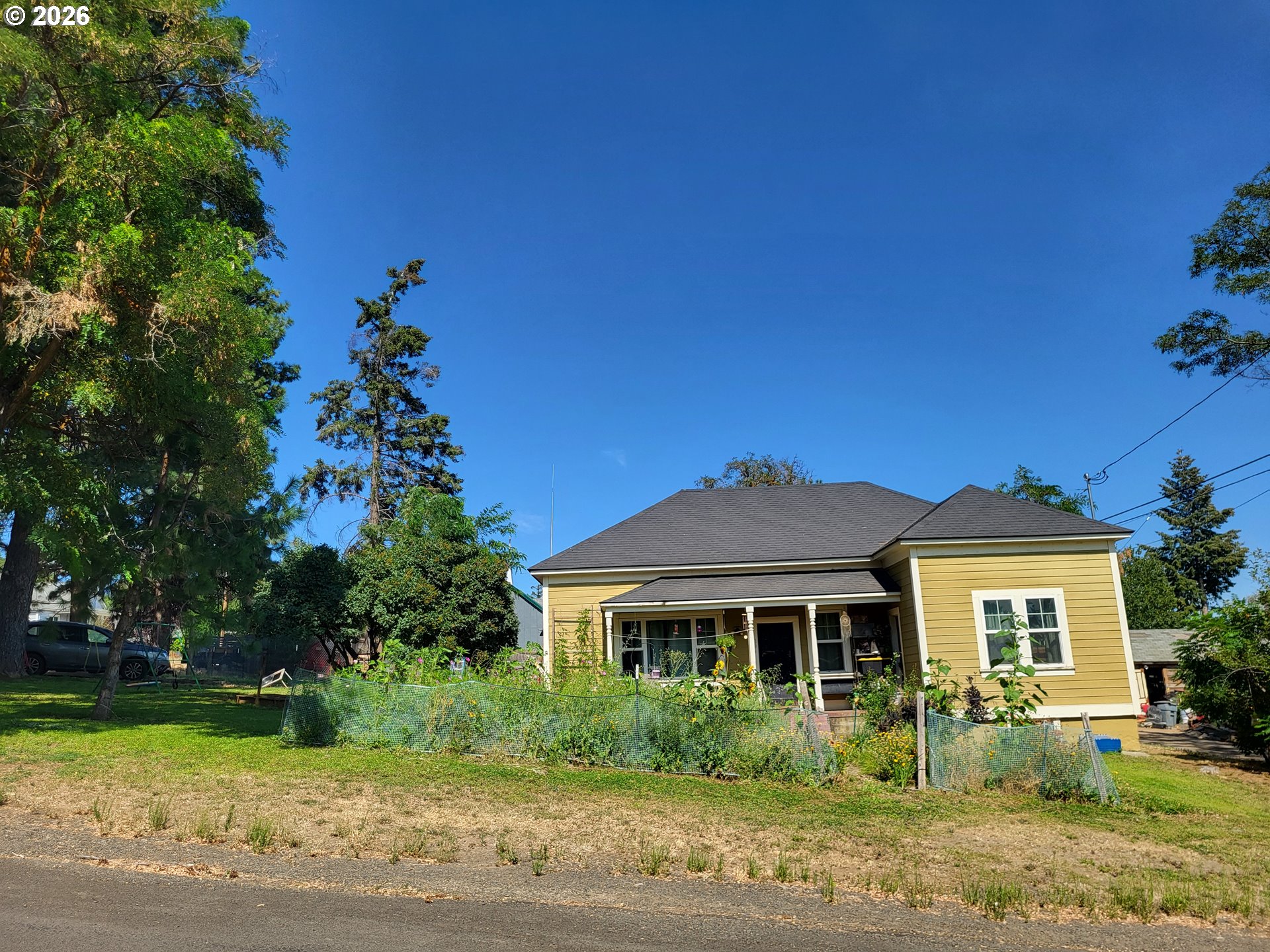 204 First St Property Photo 1