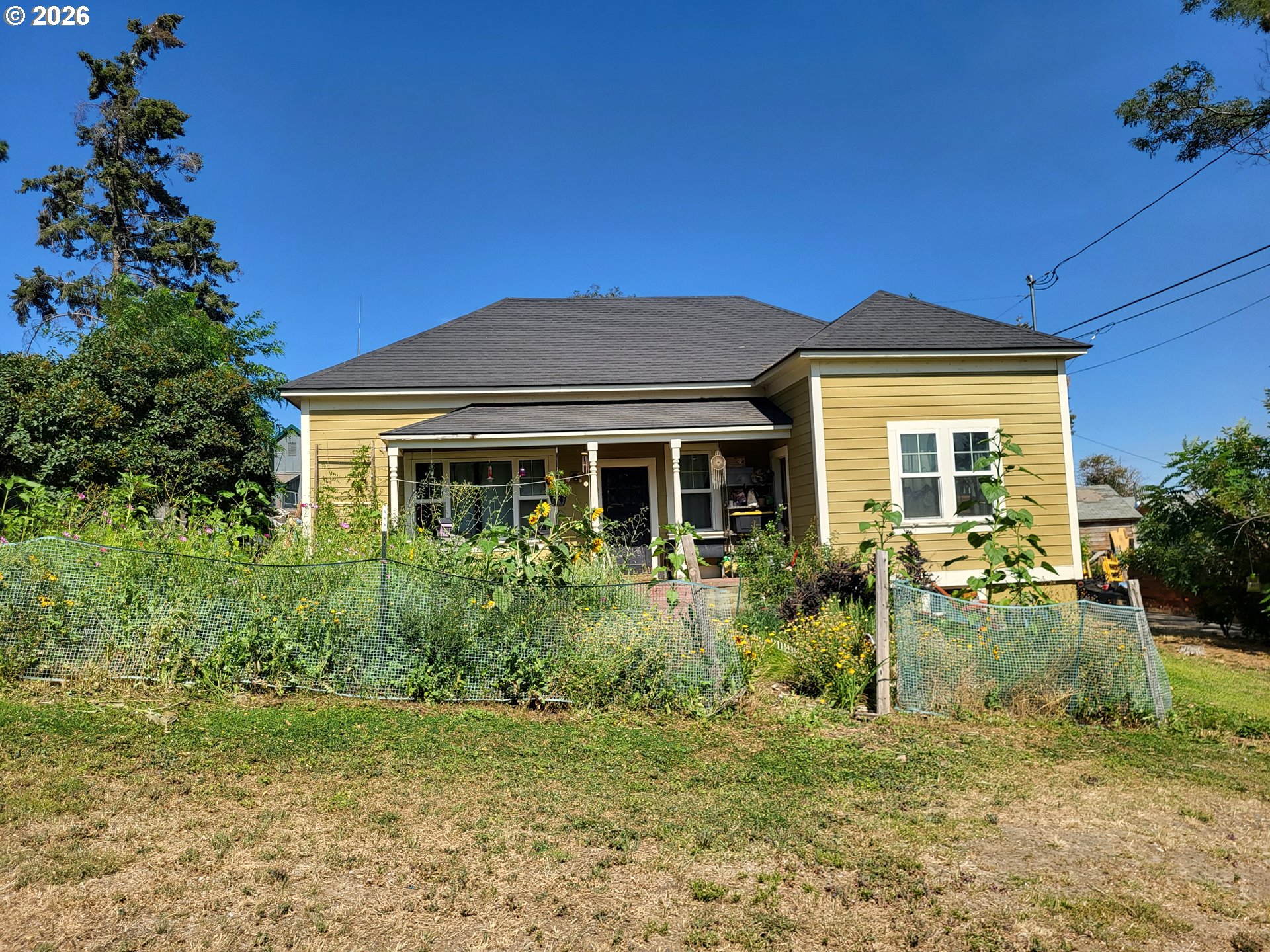 204 First St Property Photo 2