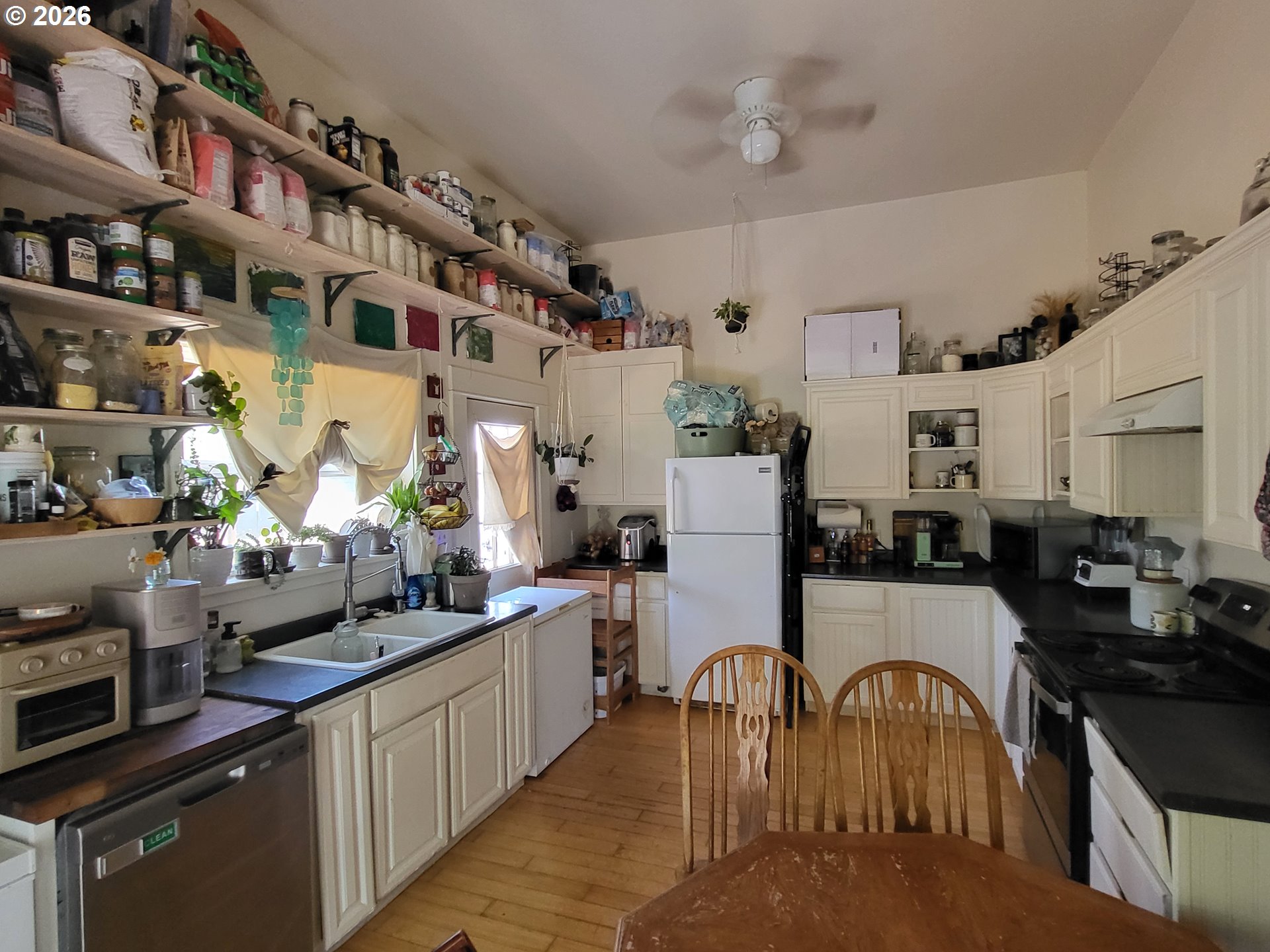 204 First St Property Photo 7