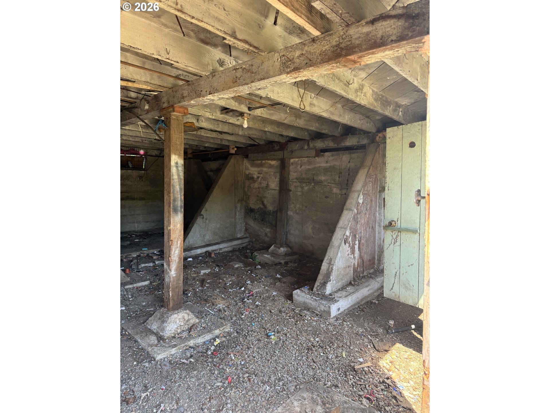 63776 Ellen St Property Photo 4
