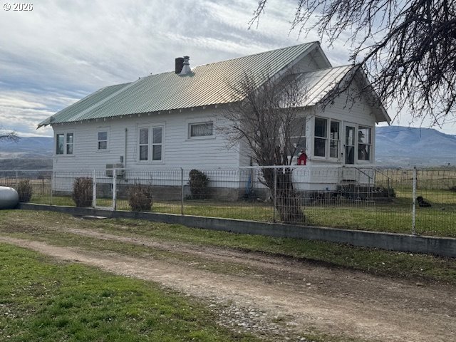 38901 Highway 86 Property Photo 3