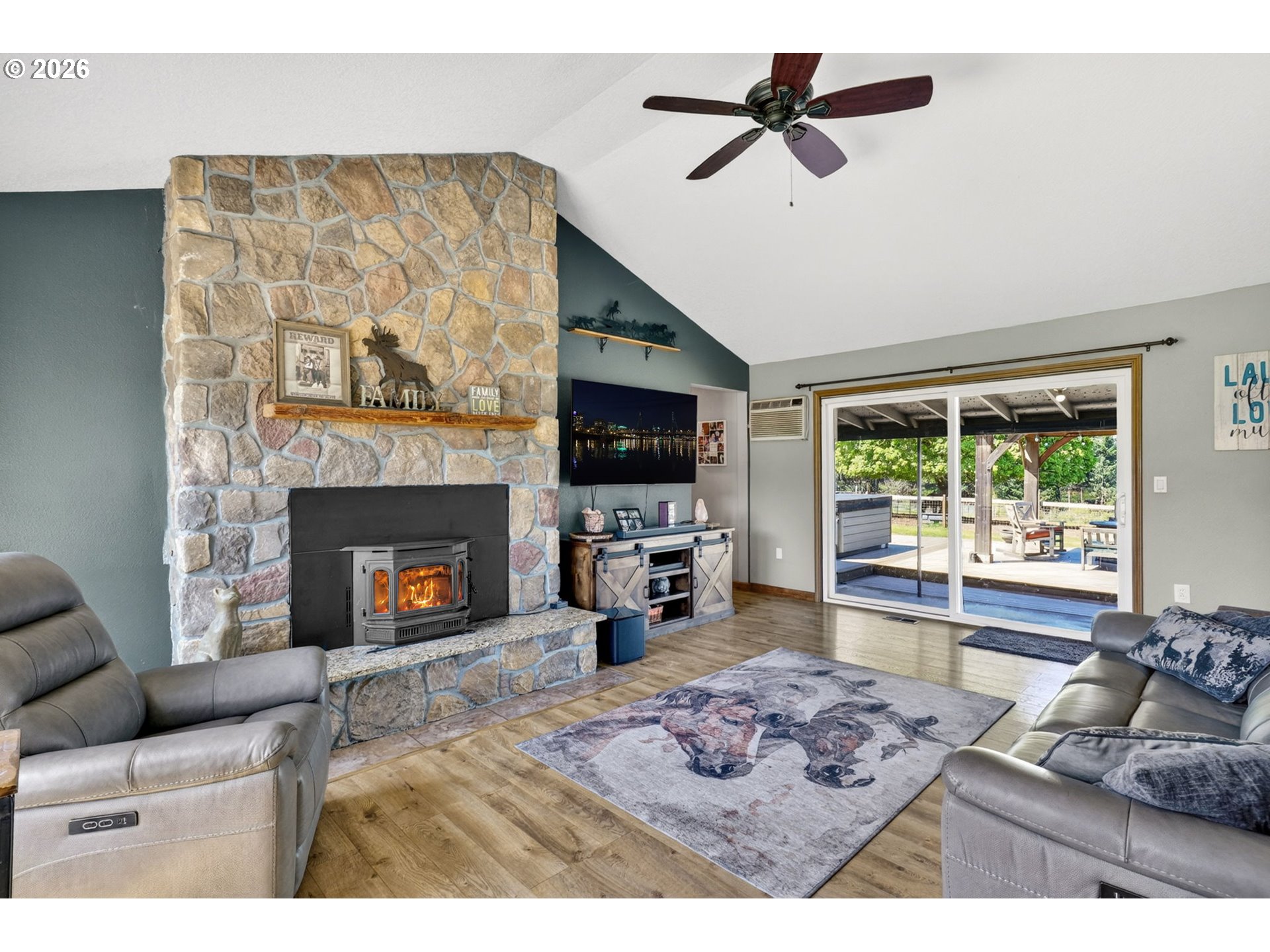 17623 S Windy City Rd Property Photo 6