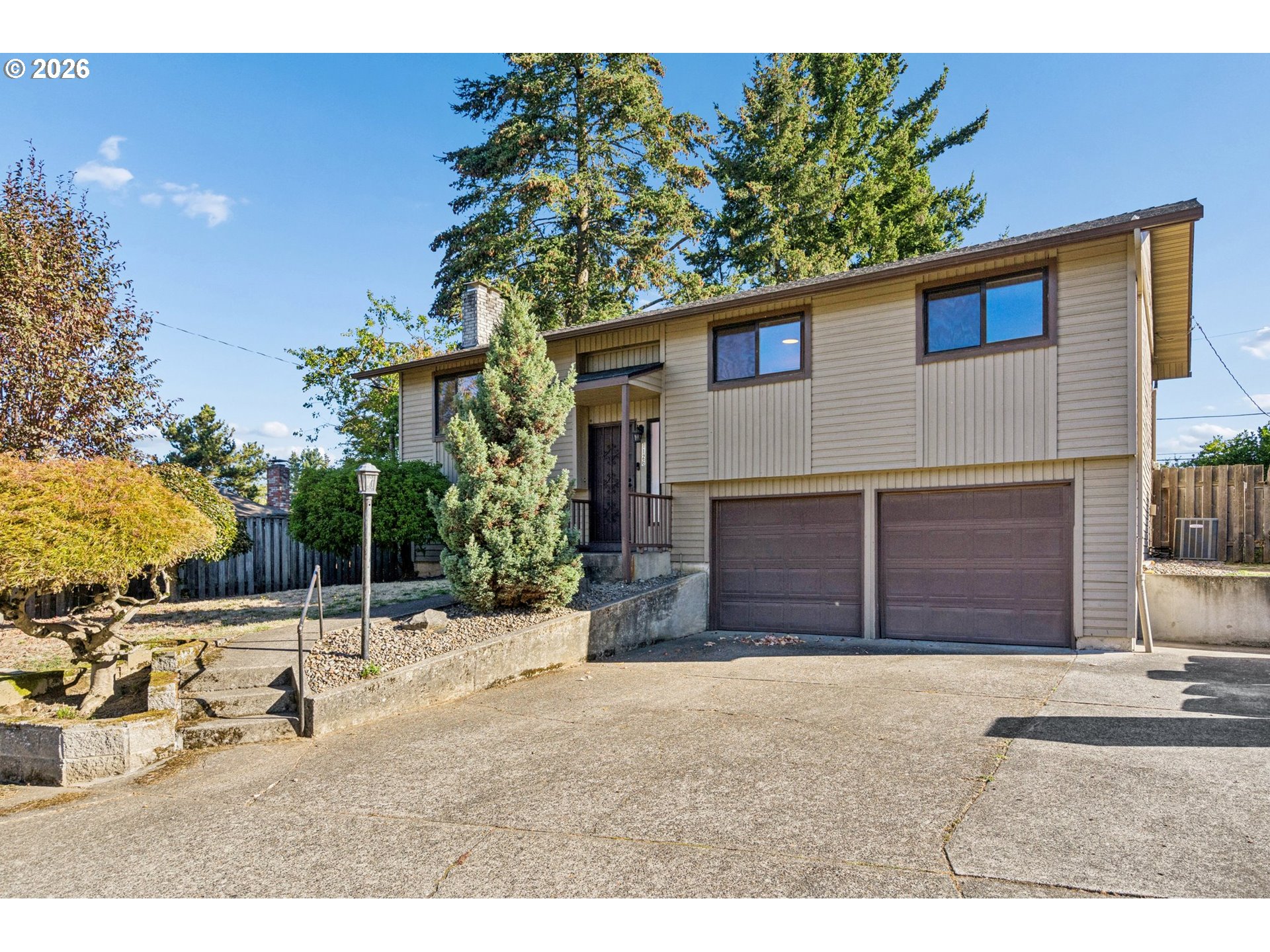 1126 Ne 176th Ave Property Photo 3