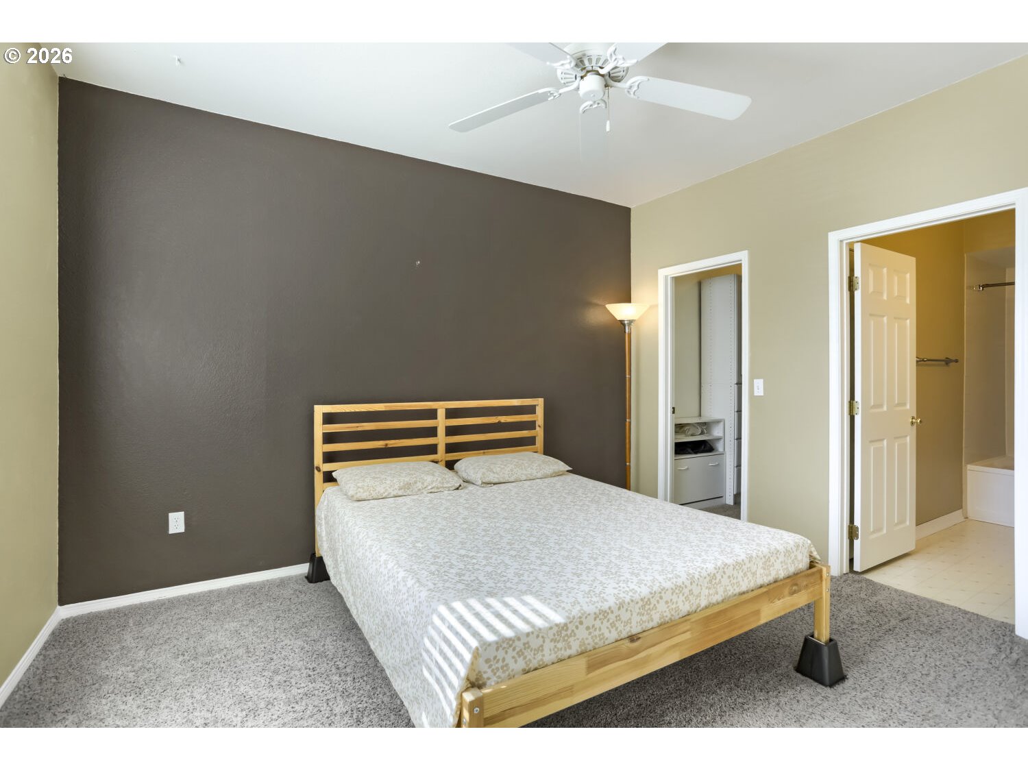 1231 Ne Horizon Loop 209 Property Photo 17