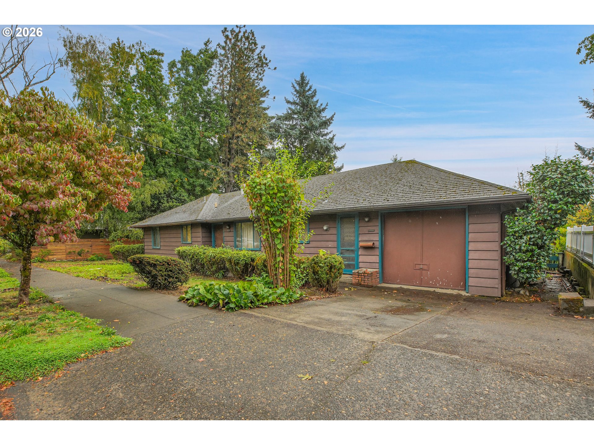 4314 Se Crystal Springs Blvd Se Property Photo 1