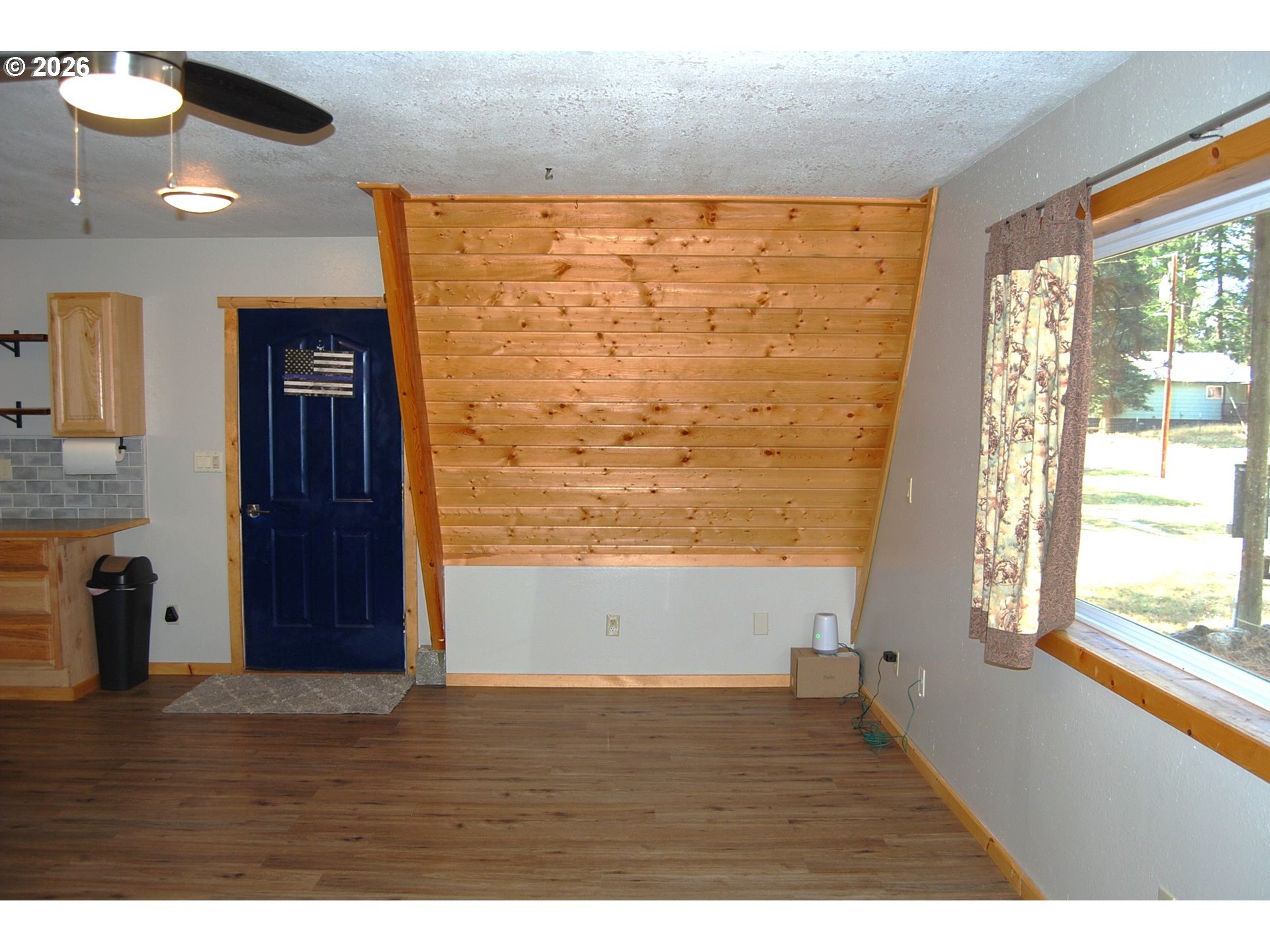 341 E Clifford St Property Photo 12