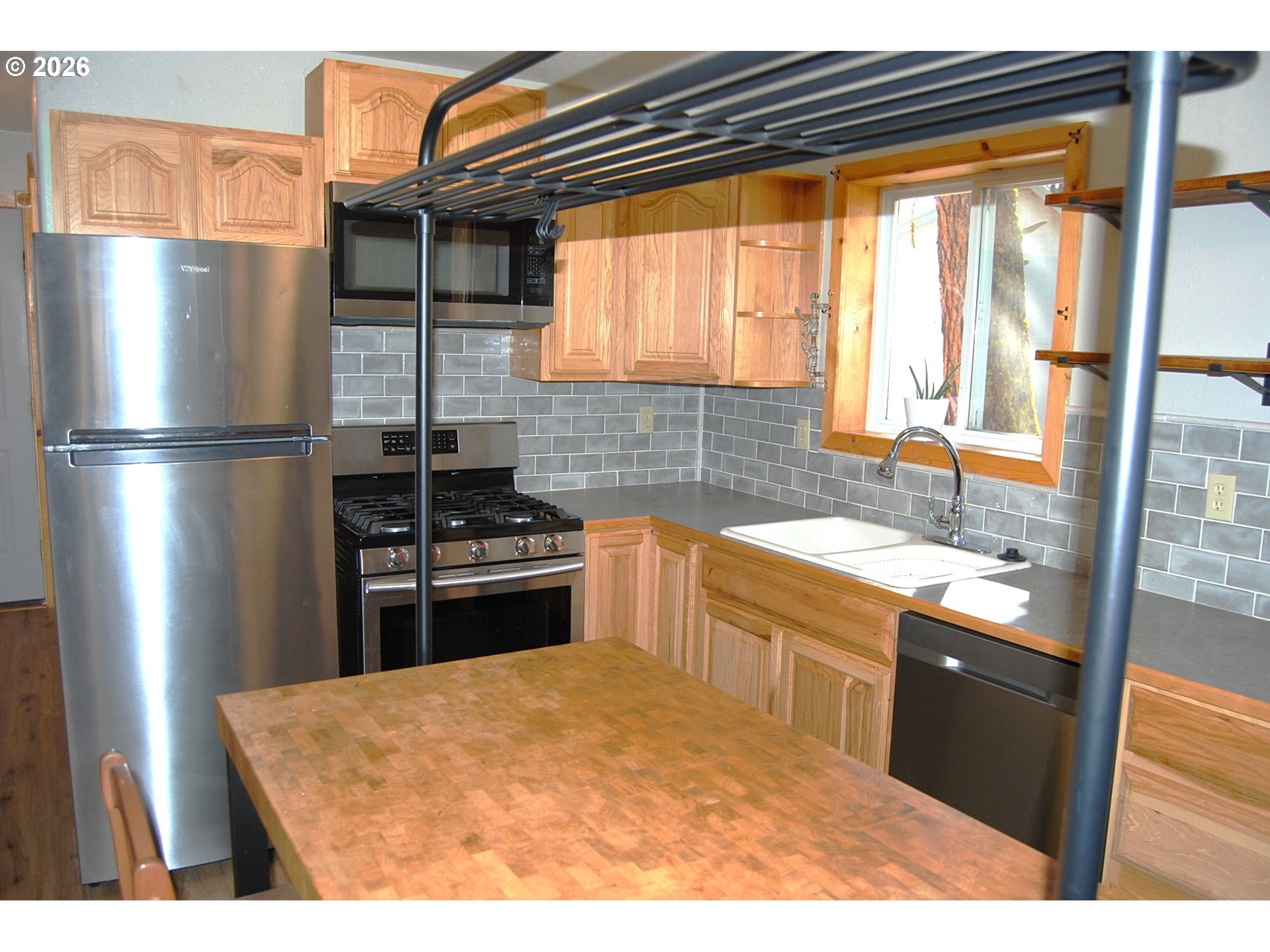341 E Clifford St Property Photo 14