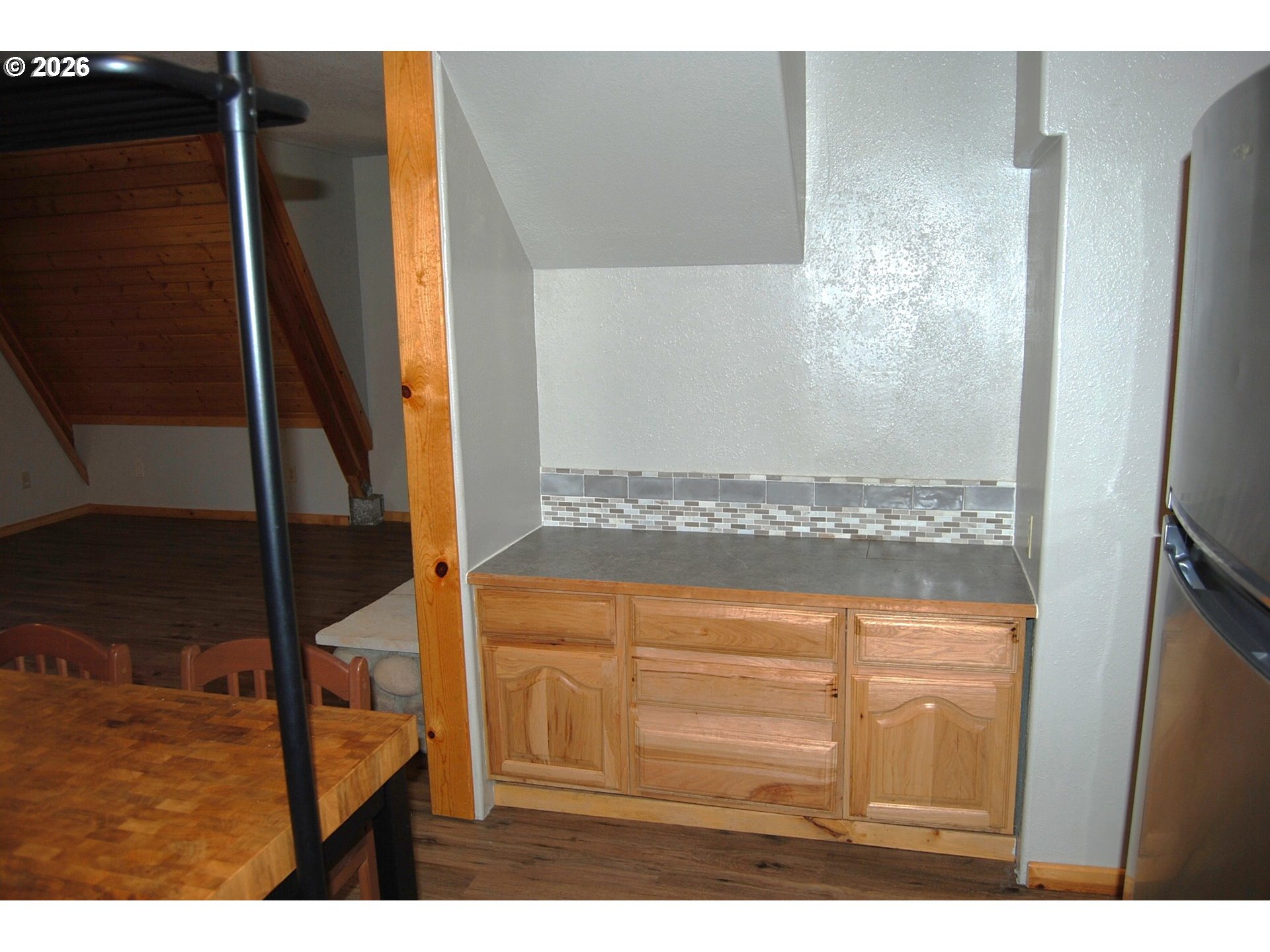 341 E Clifford St Property Photo 15