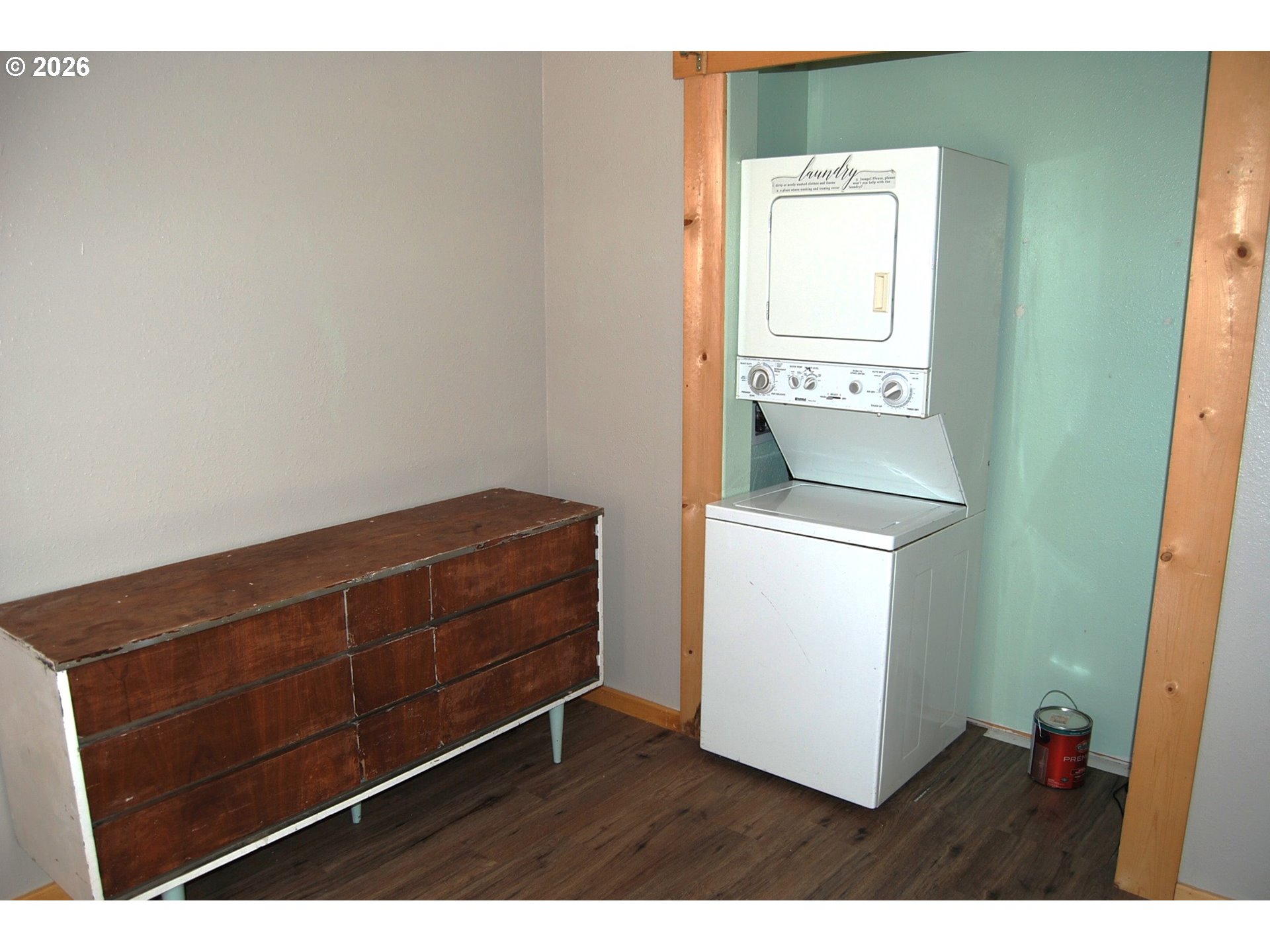 341 E Clifford St Property Photo 20
