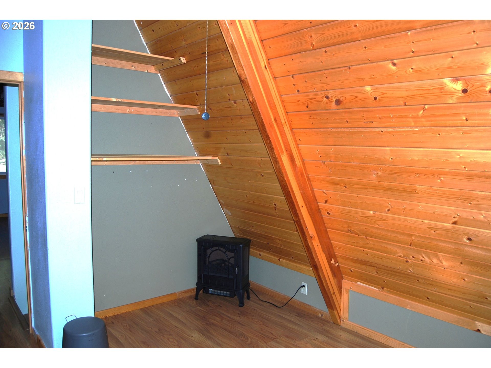 341 E Clifford St Property Photo 22