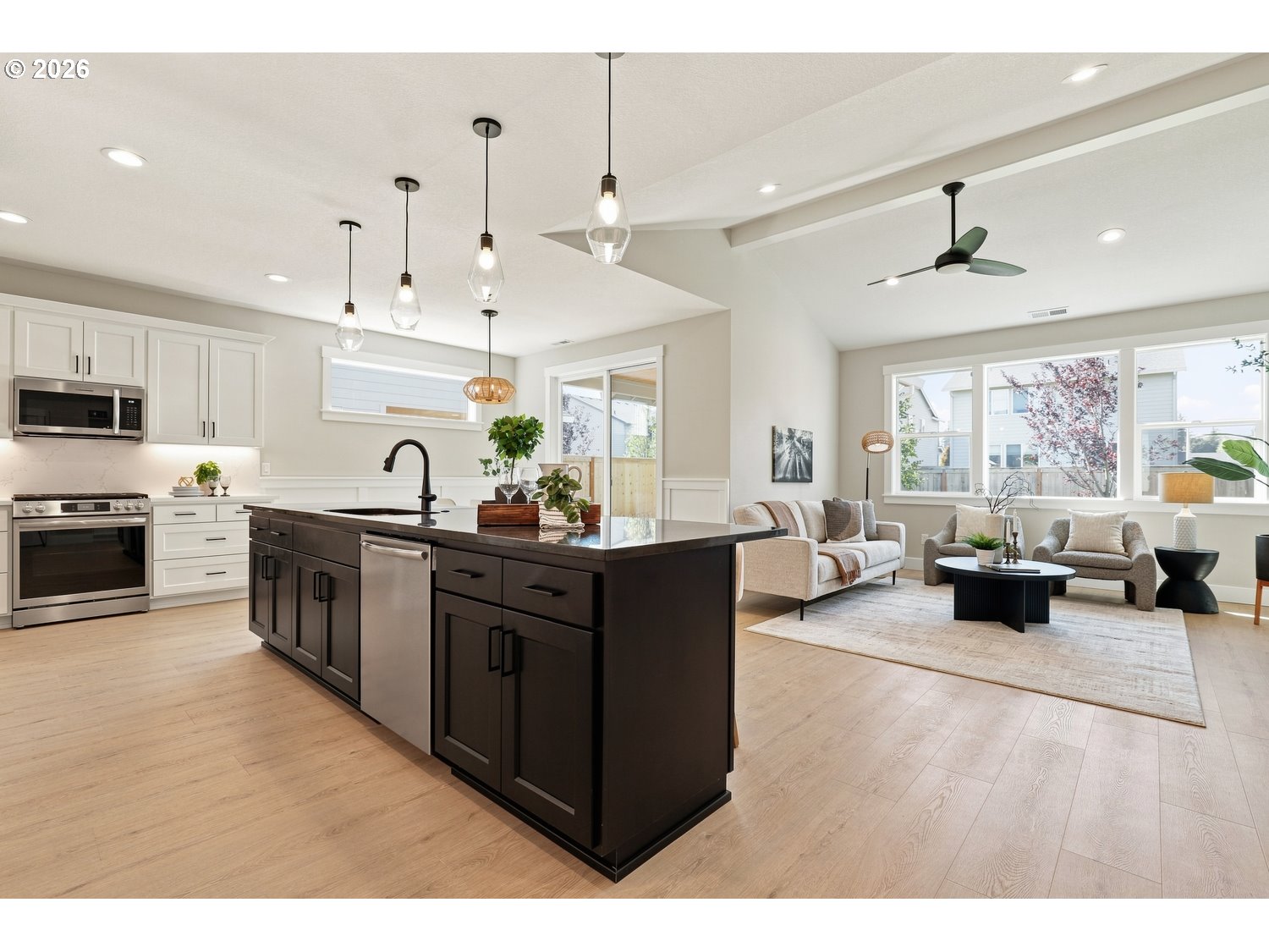 449 Sw 15th Ave Property Photo 2