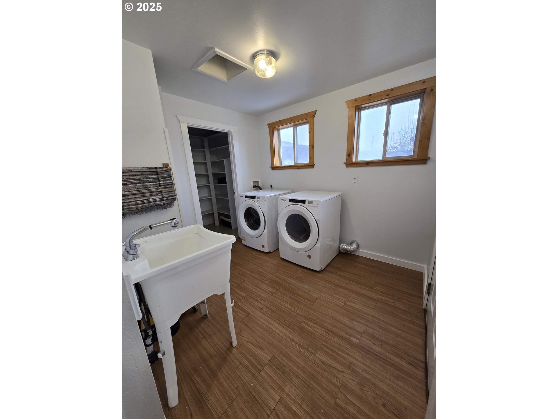 203 N Alder St Property Photo 14