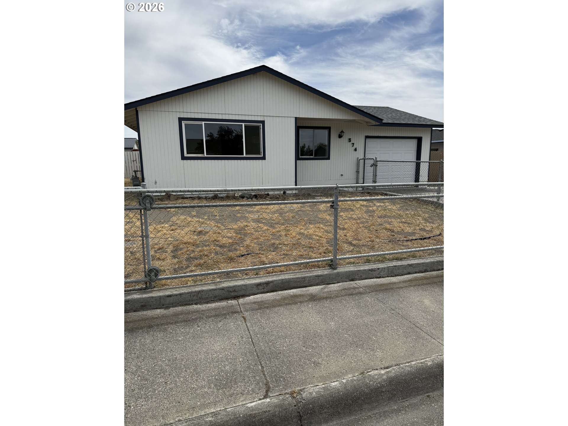 574 E REEDER DR Property Photo 1