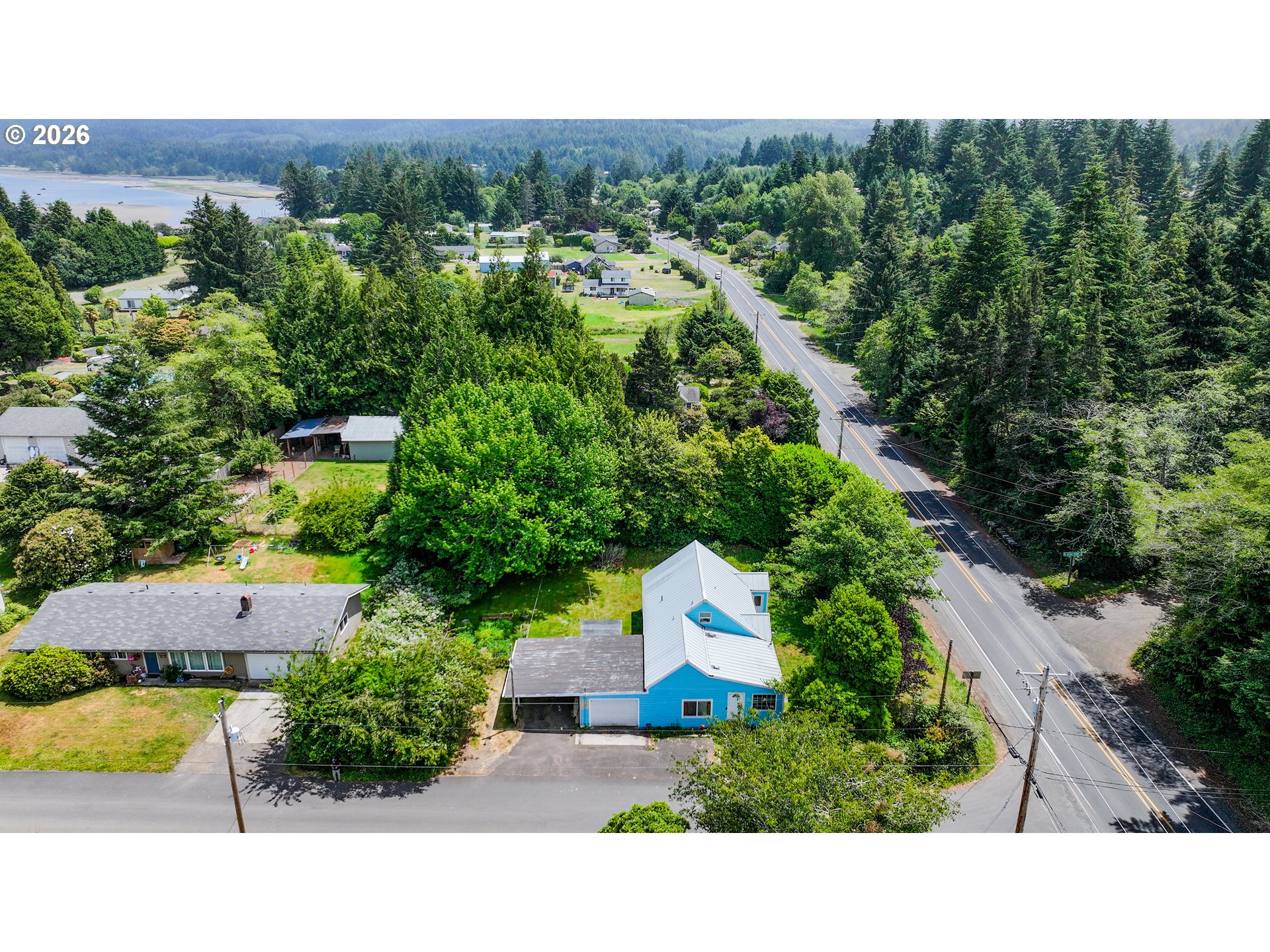 677 SE MOFFITT RD Property Photo 1