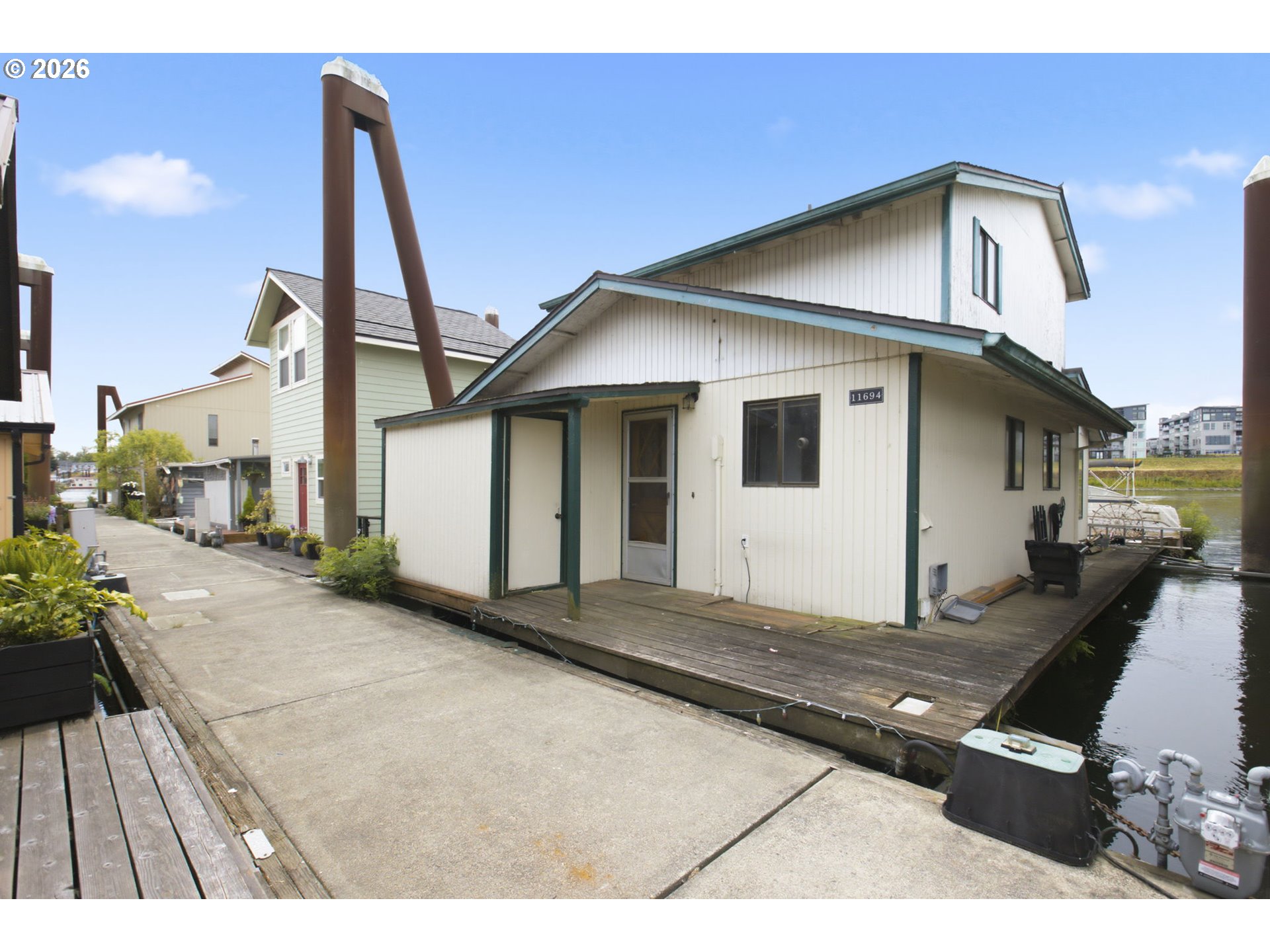 11694 N Island Cove Ln Property Photo 1
