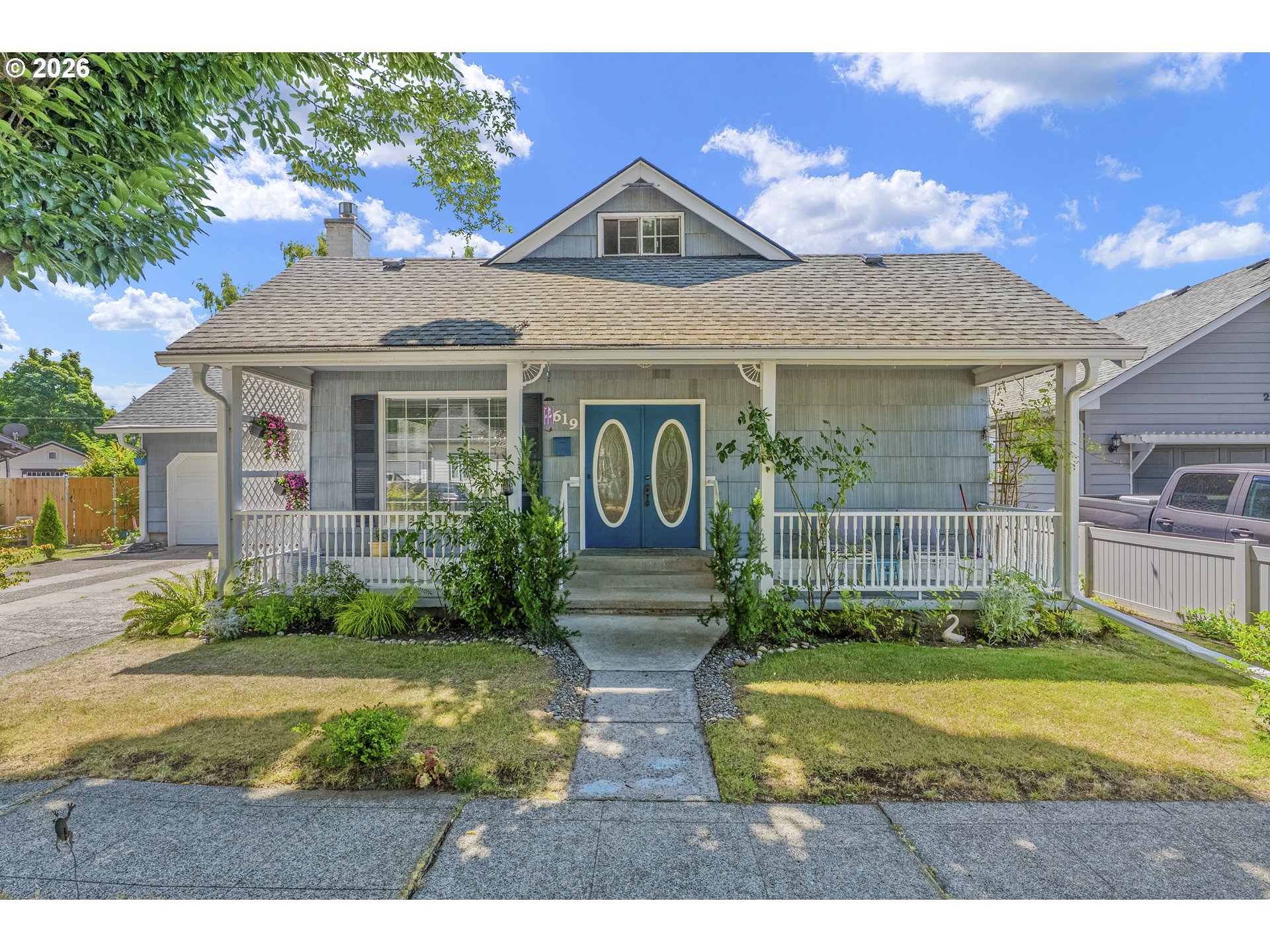 2619 Fir St Property Photo 1