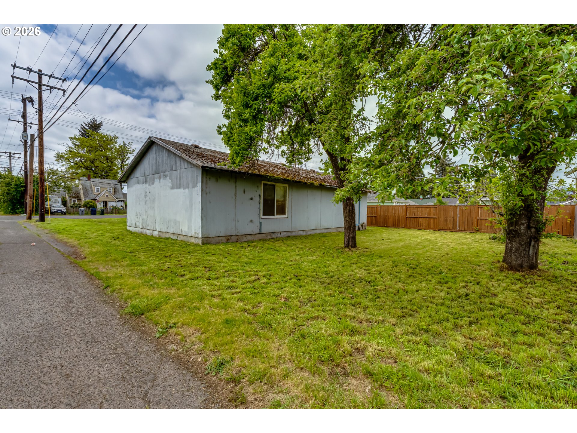 123 10th St Property Photo 5