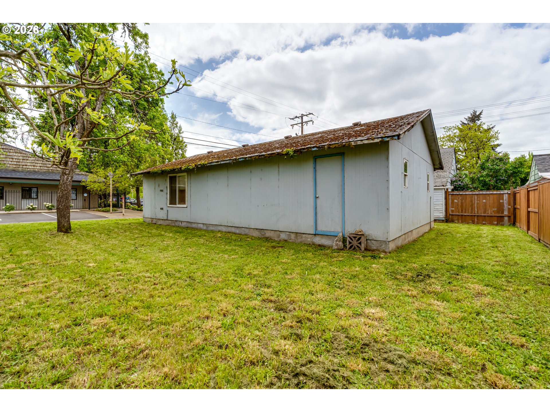 123 10th St Property Photo 6