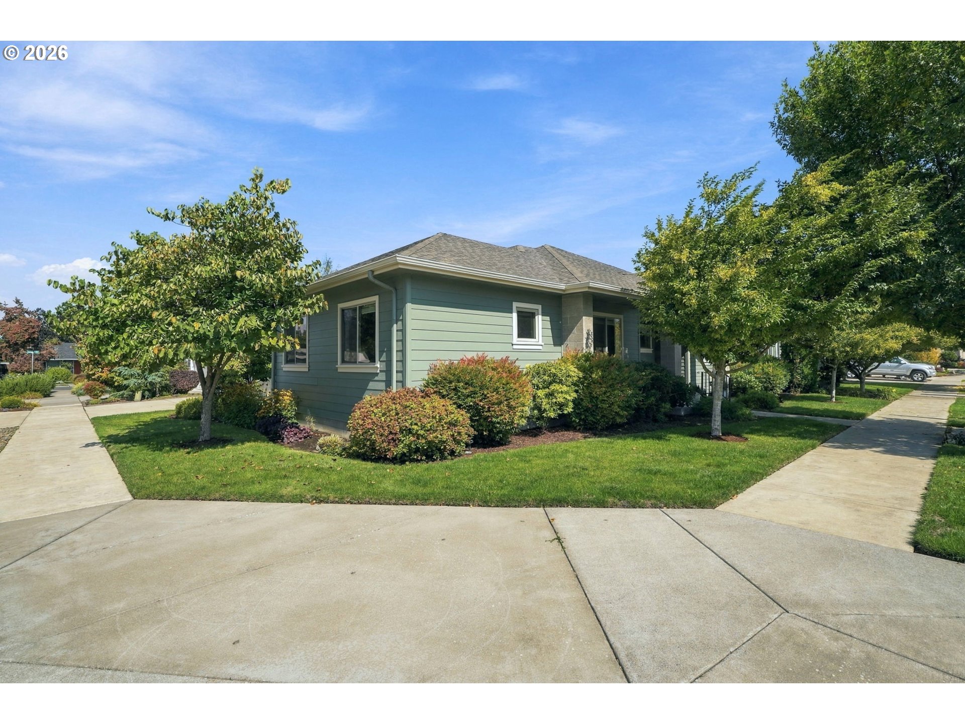988 Hamilton St Property Photo 3