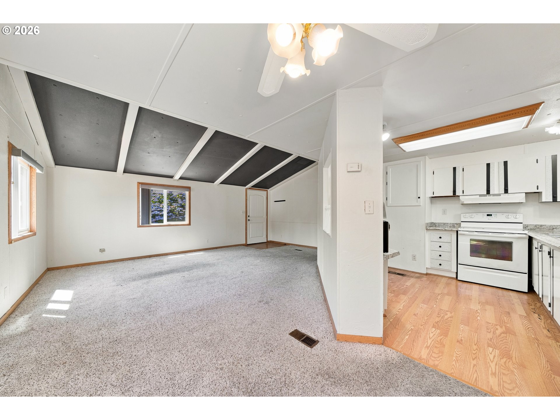 36455 Highway 101 22 Property Photo 12