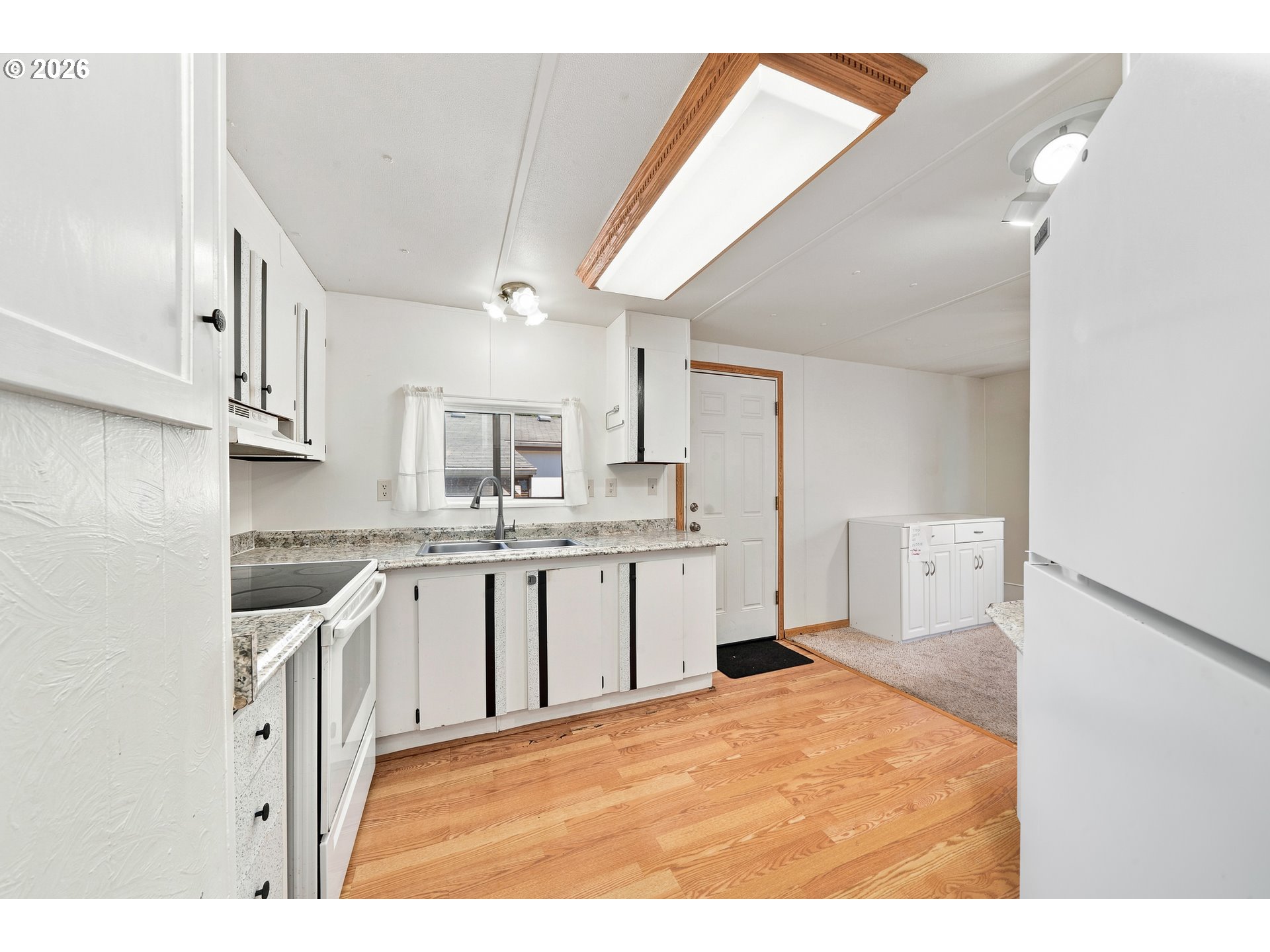36455 Highway 101 22 Property Photo 16