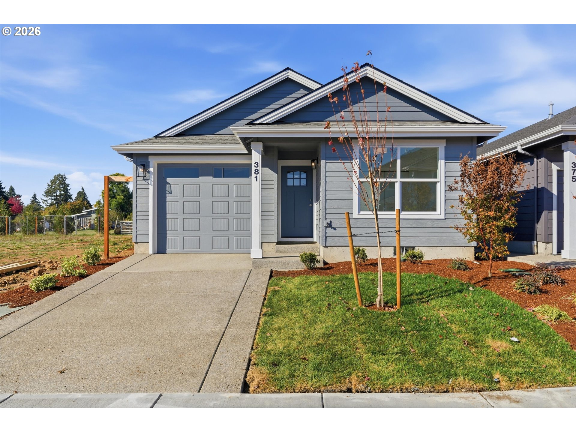 381 Se Shetterly Dr Property Photo 1