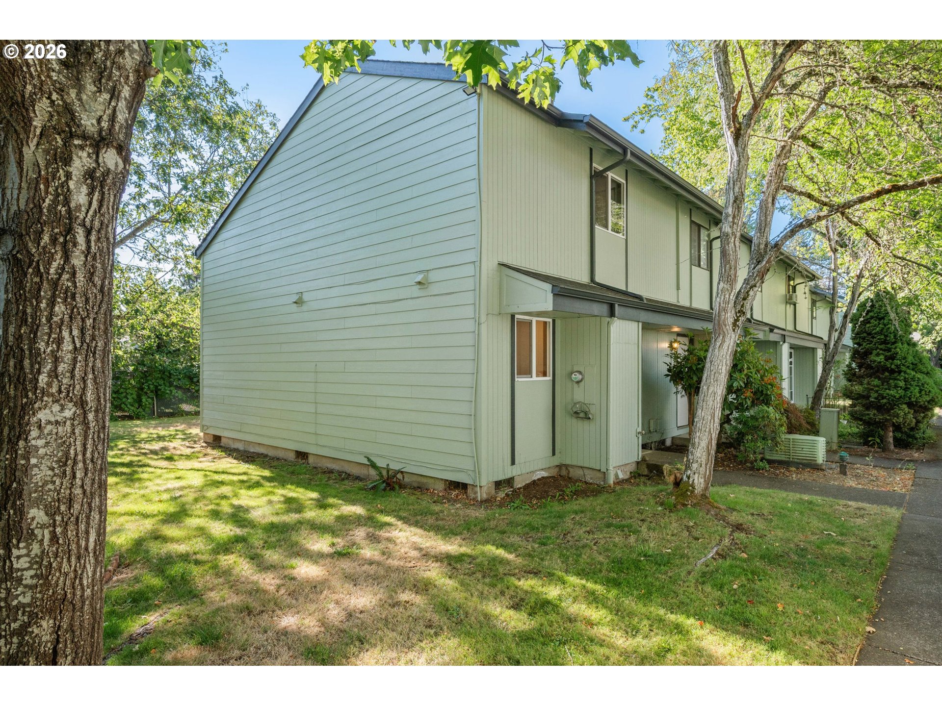 1551 Fetters Loop Property Photo 4