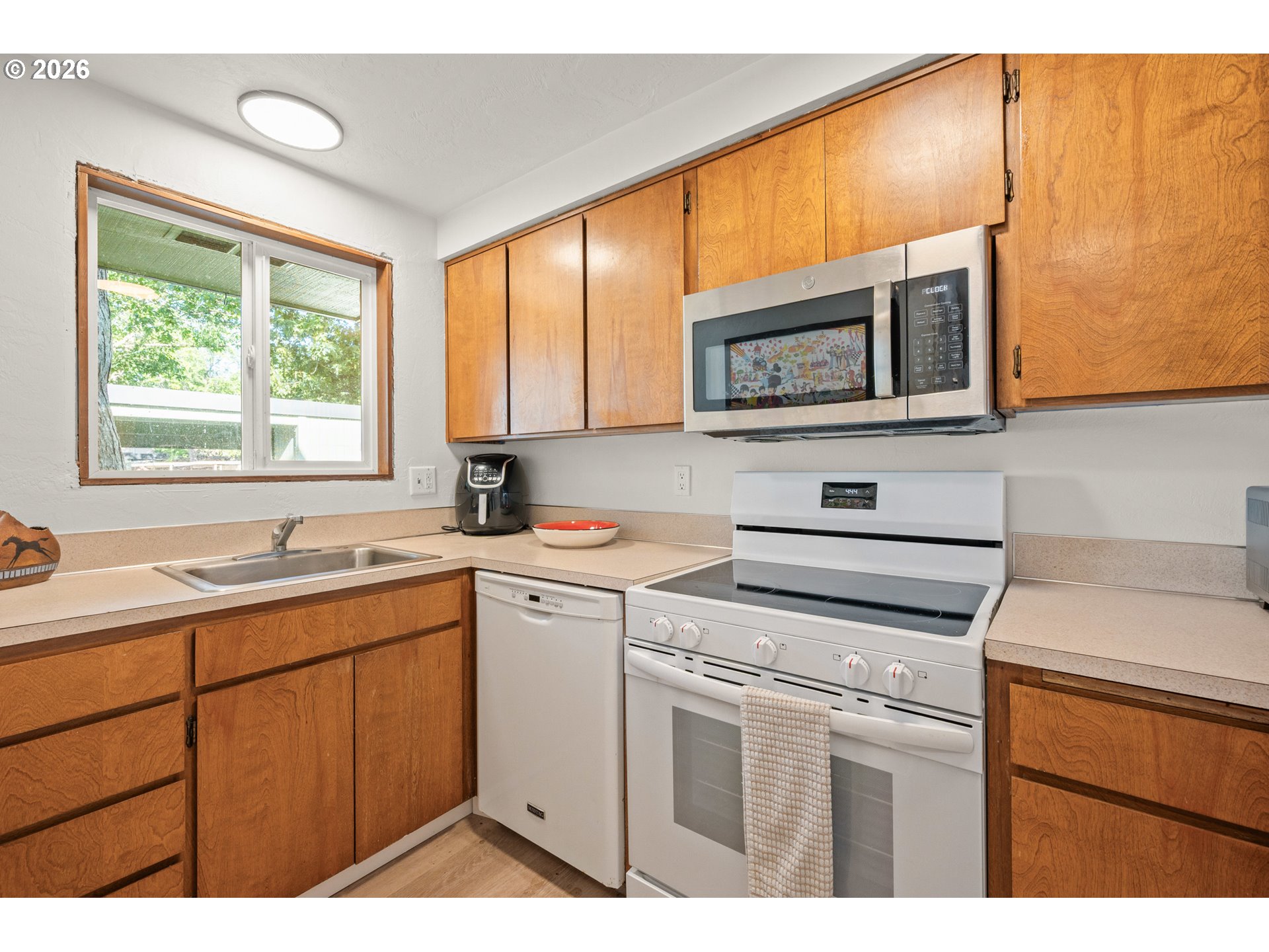 1551 Fetters Loop Property Photo 15