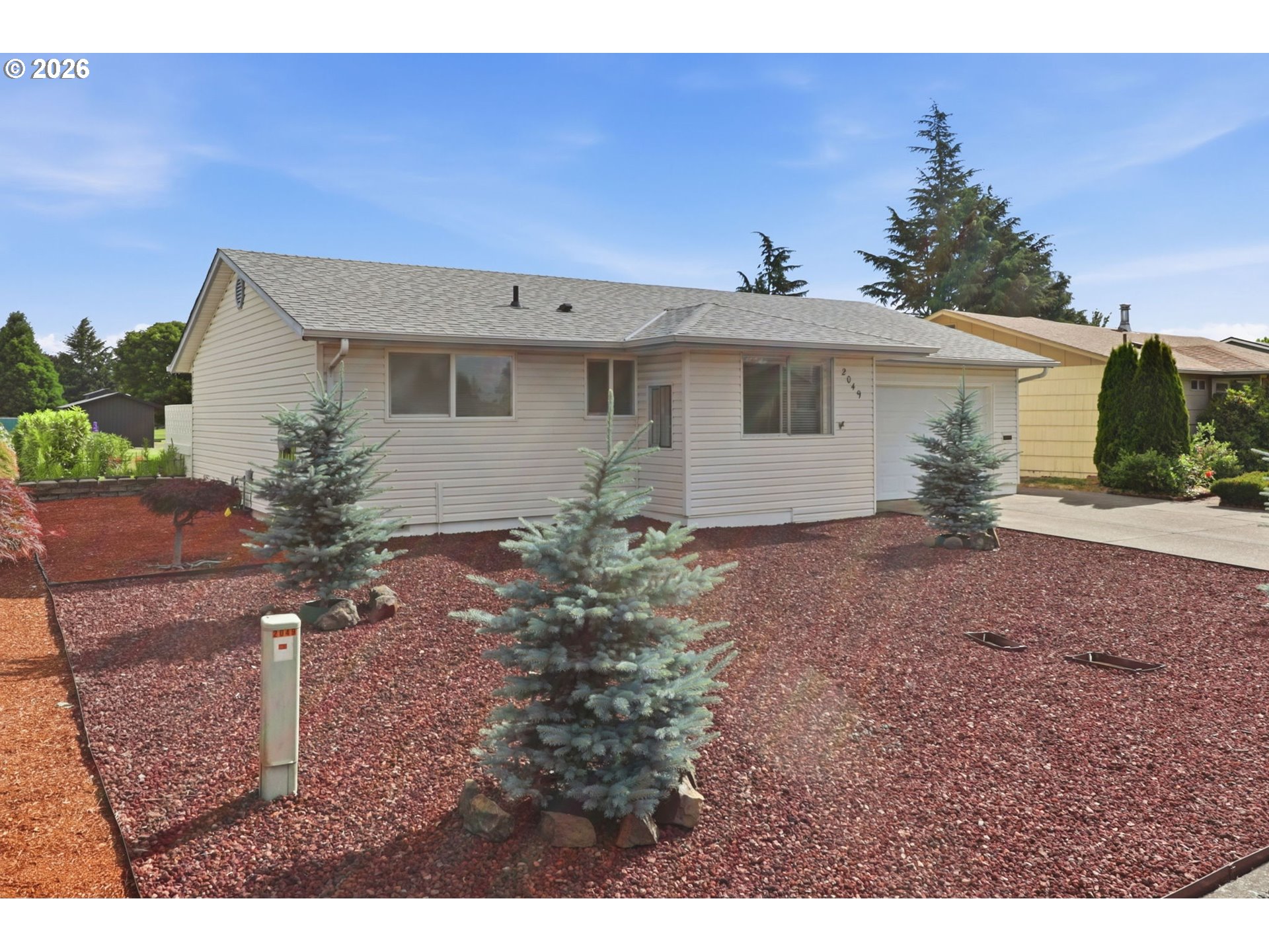 2049 W HAYES ST Property Photo 1