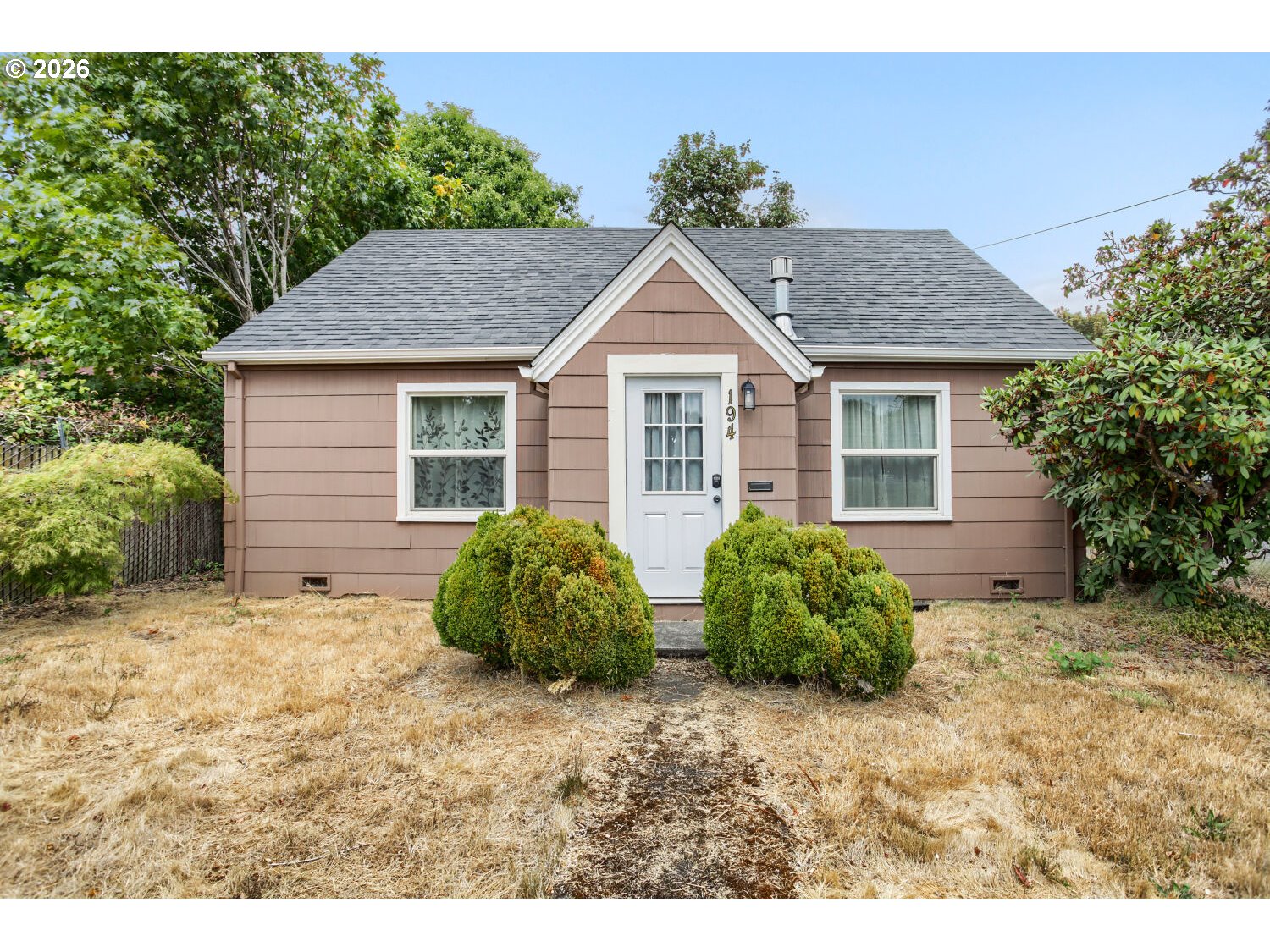 194 S Elm St Property Photo 1