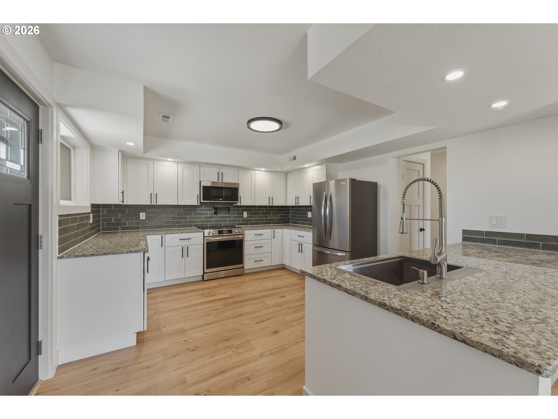 54027 Summers Ln Property Photo 6
