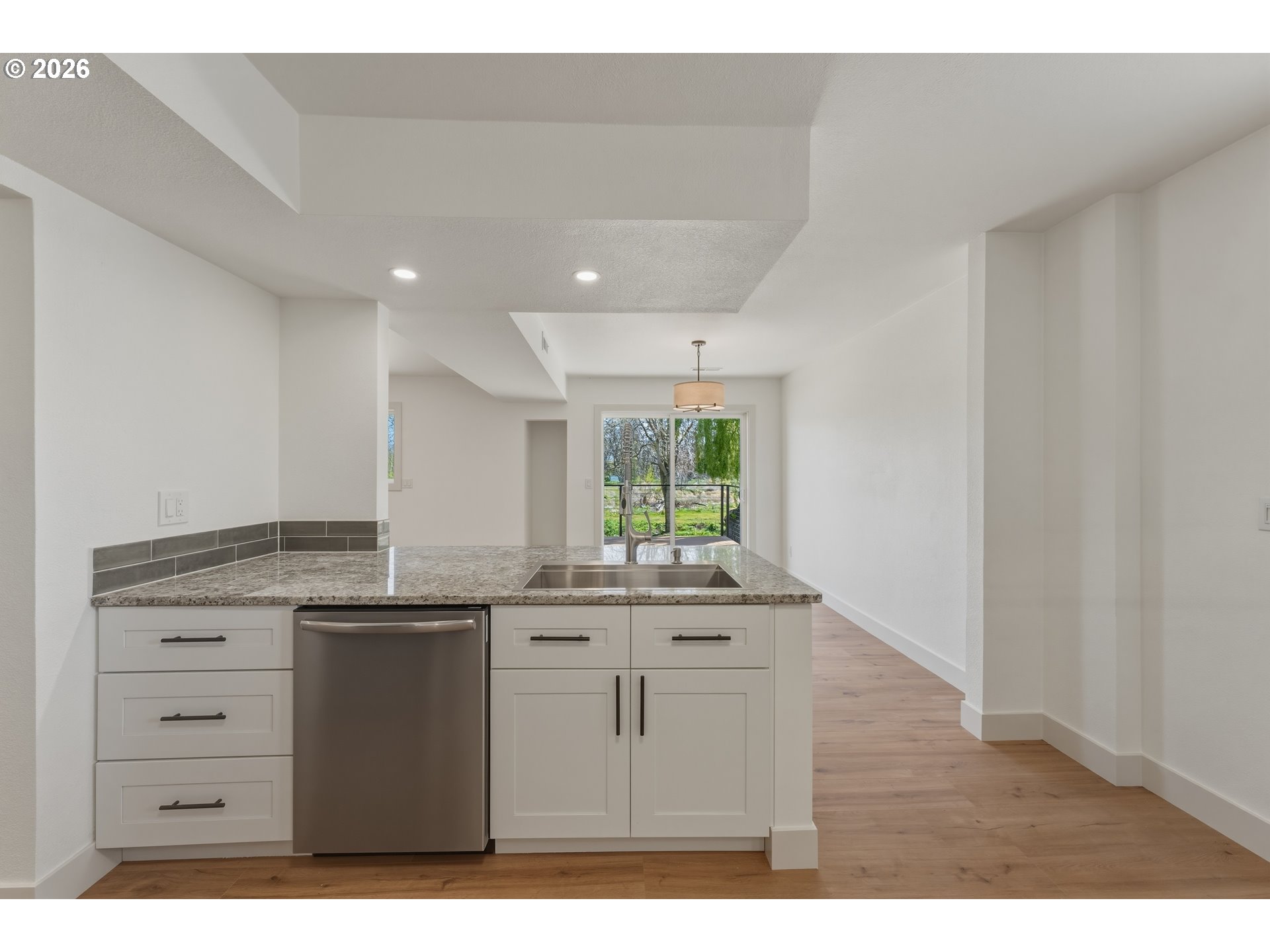 54027 Summers Ln Property Photo 7