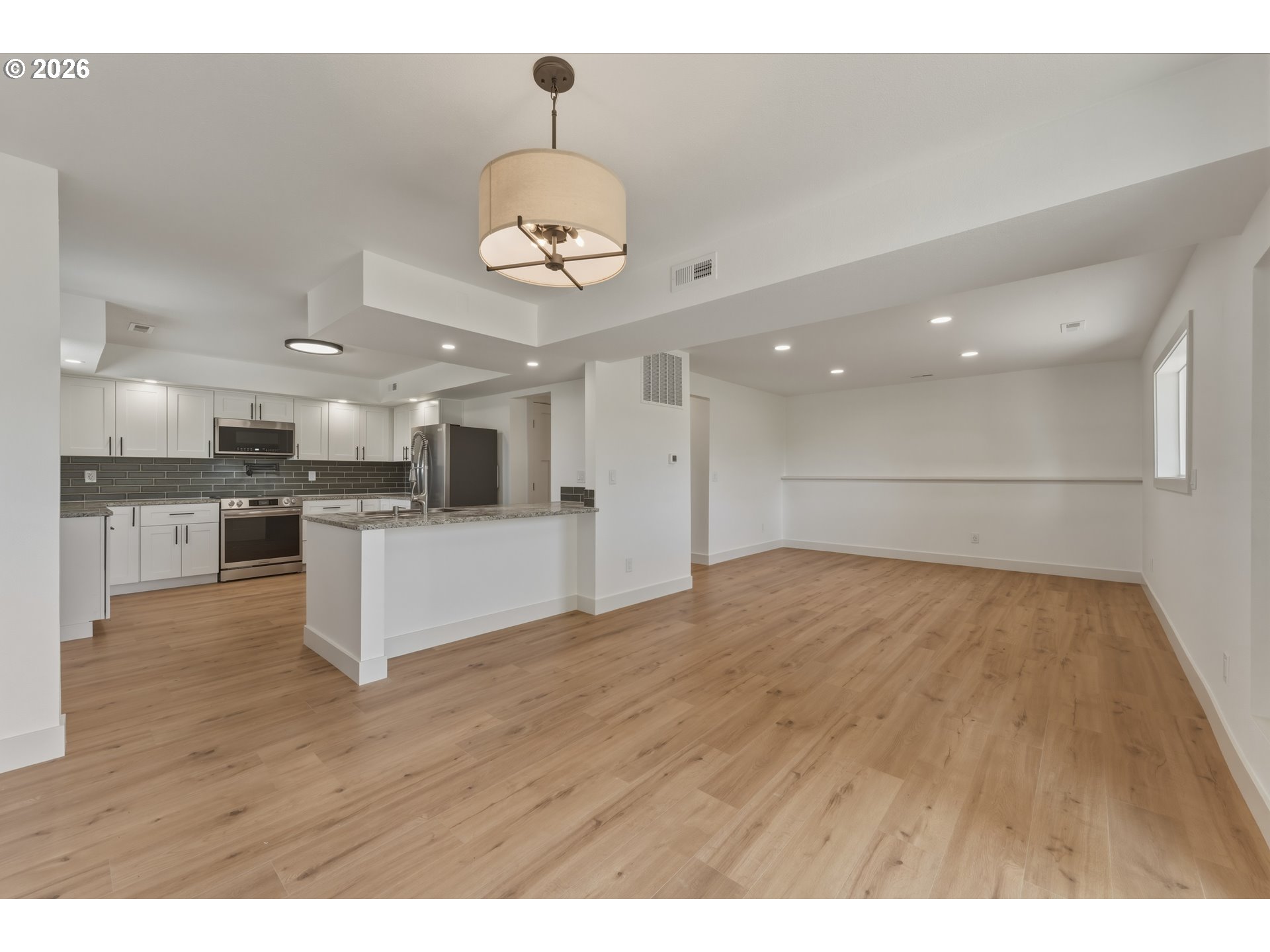 54027 Summers Ln Property Photo 8