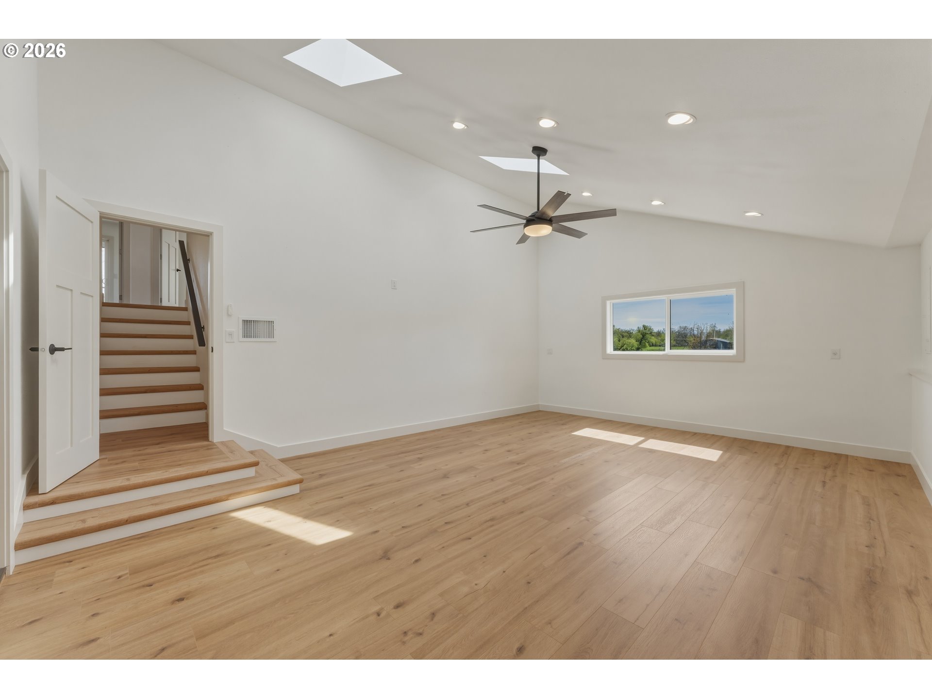 54027 Summers Ln Property Photo 14