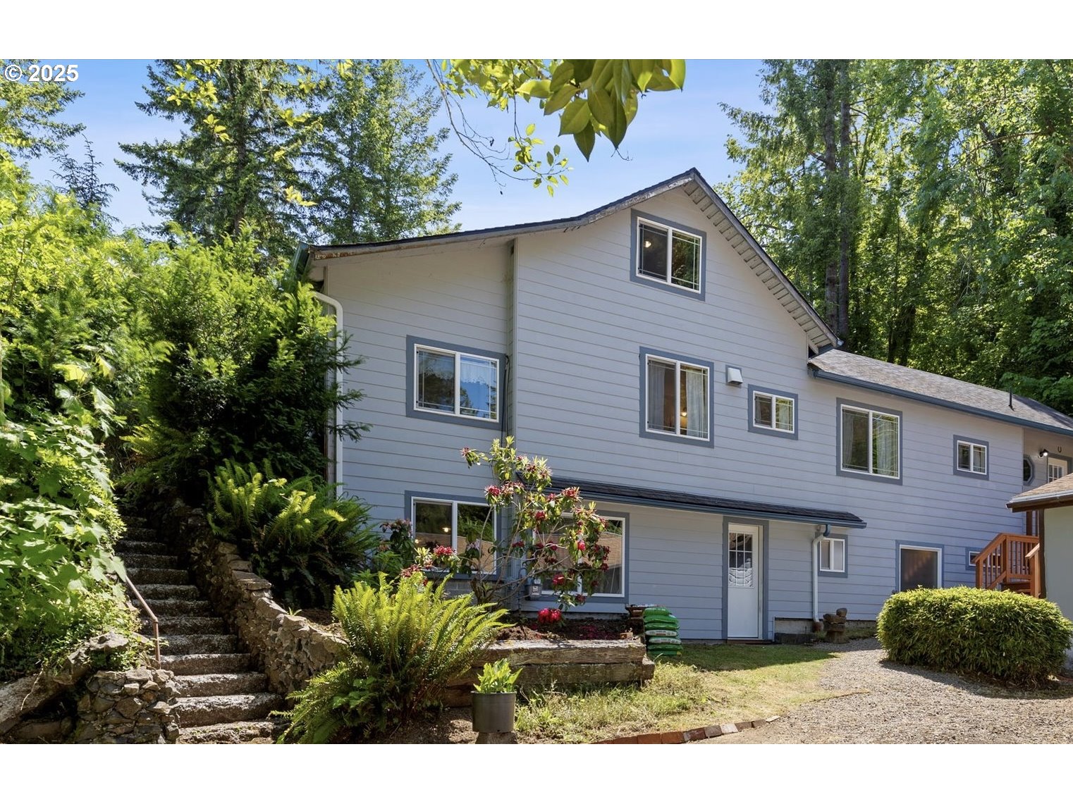 935 Ne Highway 20 Property Photo 1