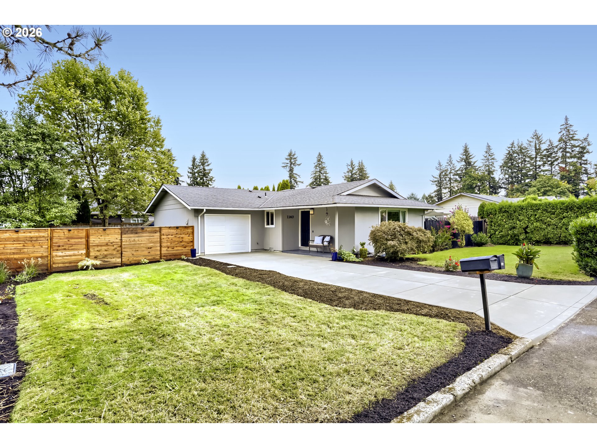 1140 Ne 9th Pl Property Photo 2
