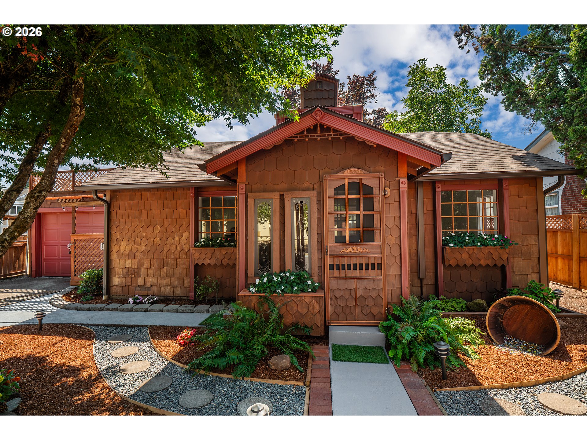 1039 C St Property Photo 1